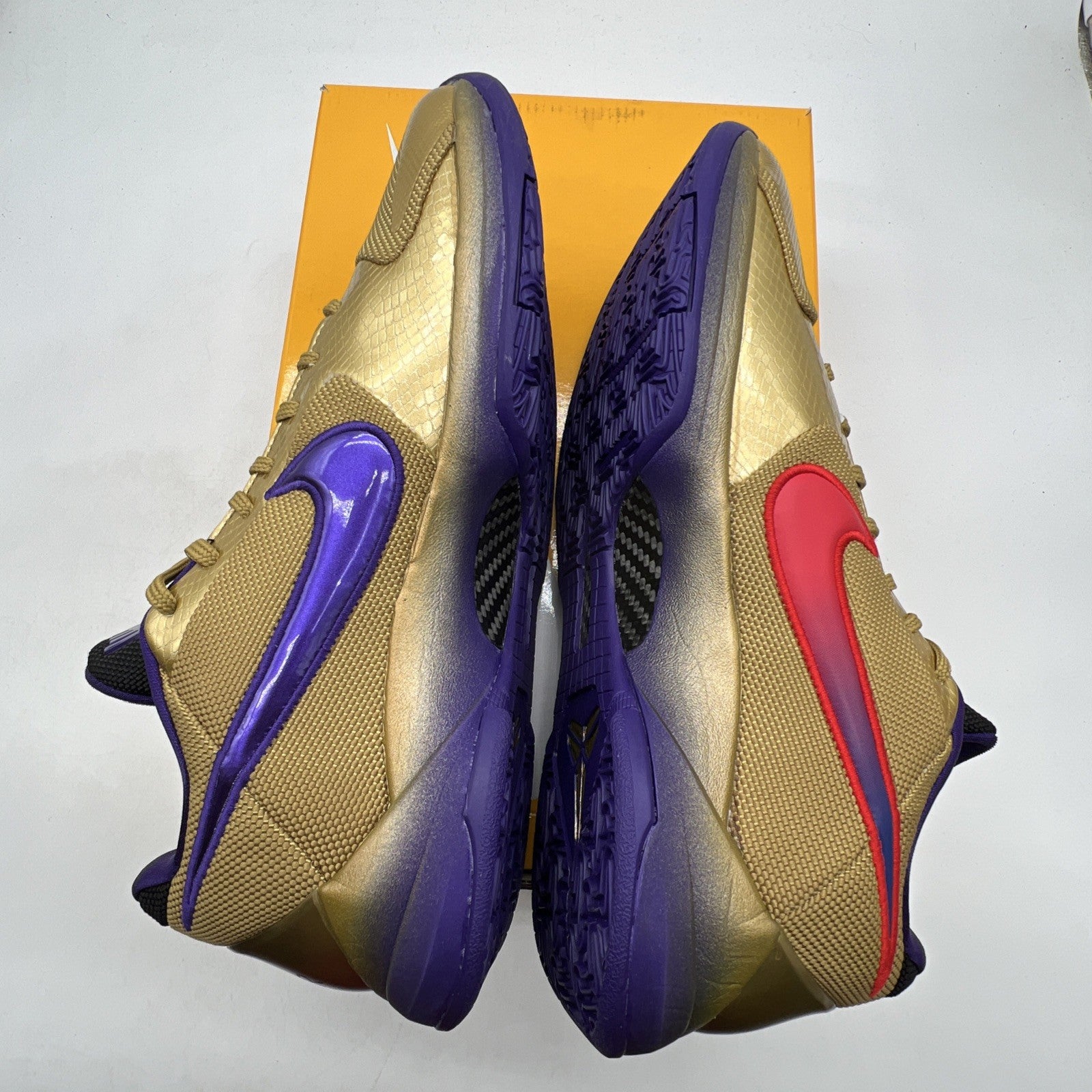 Size 11 - Nike Zoom Kobe 5 Protro x Undefeated Hall Of Fame (DA6809-700)