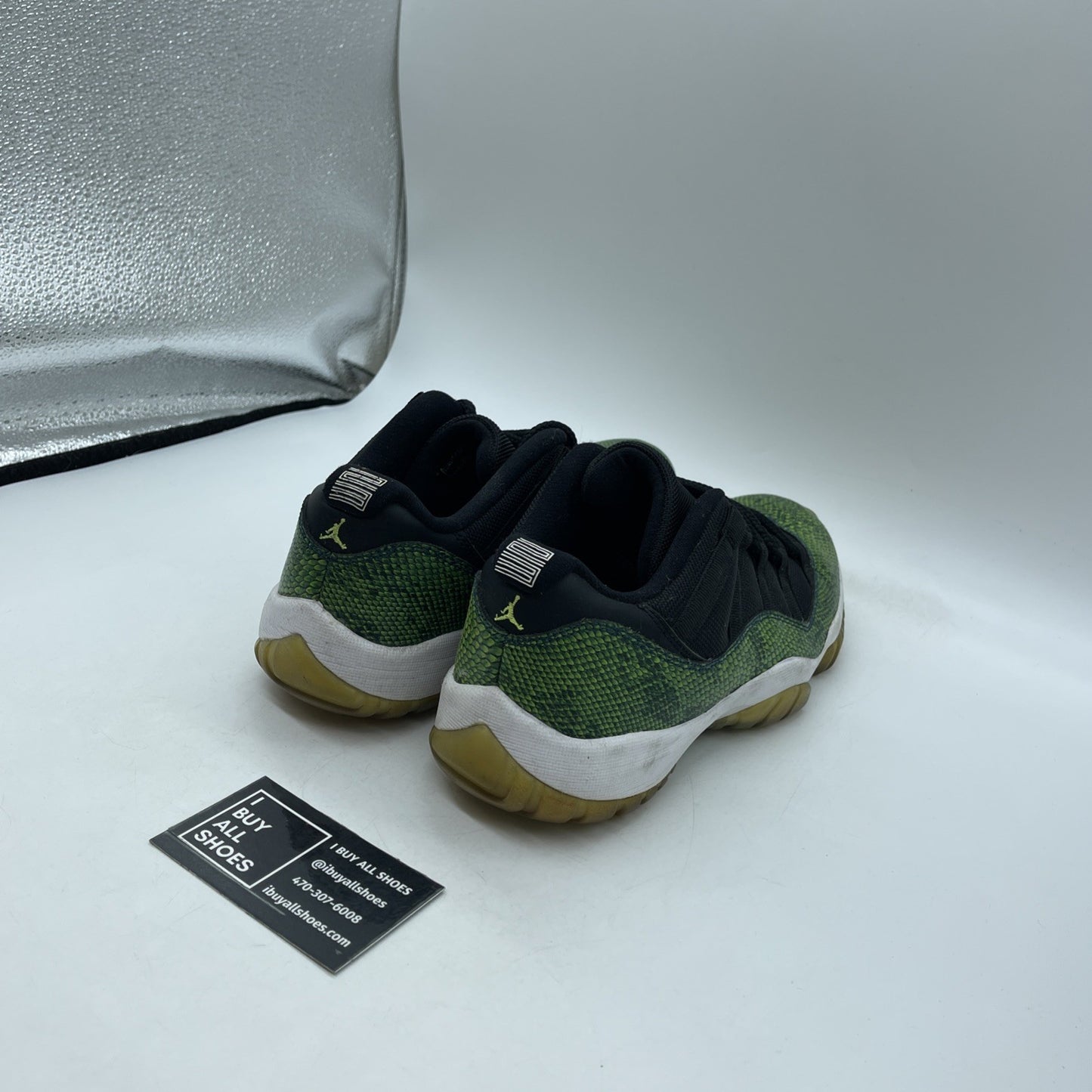 Size 8 - Air Jordan 11 Retro Low Snake (528895-033)