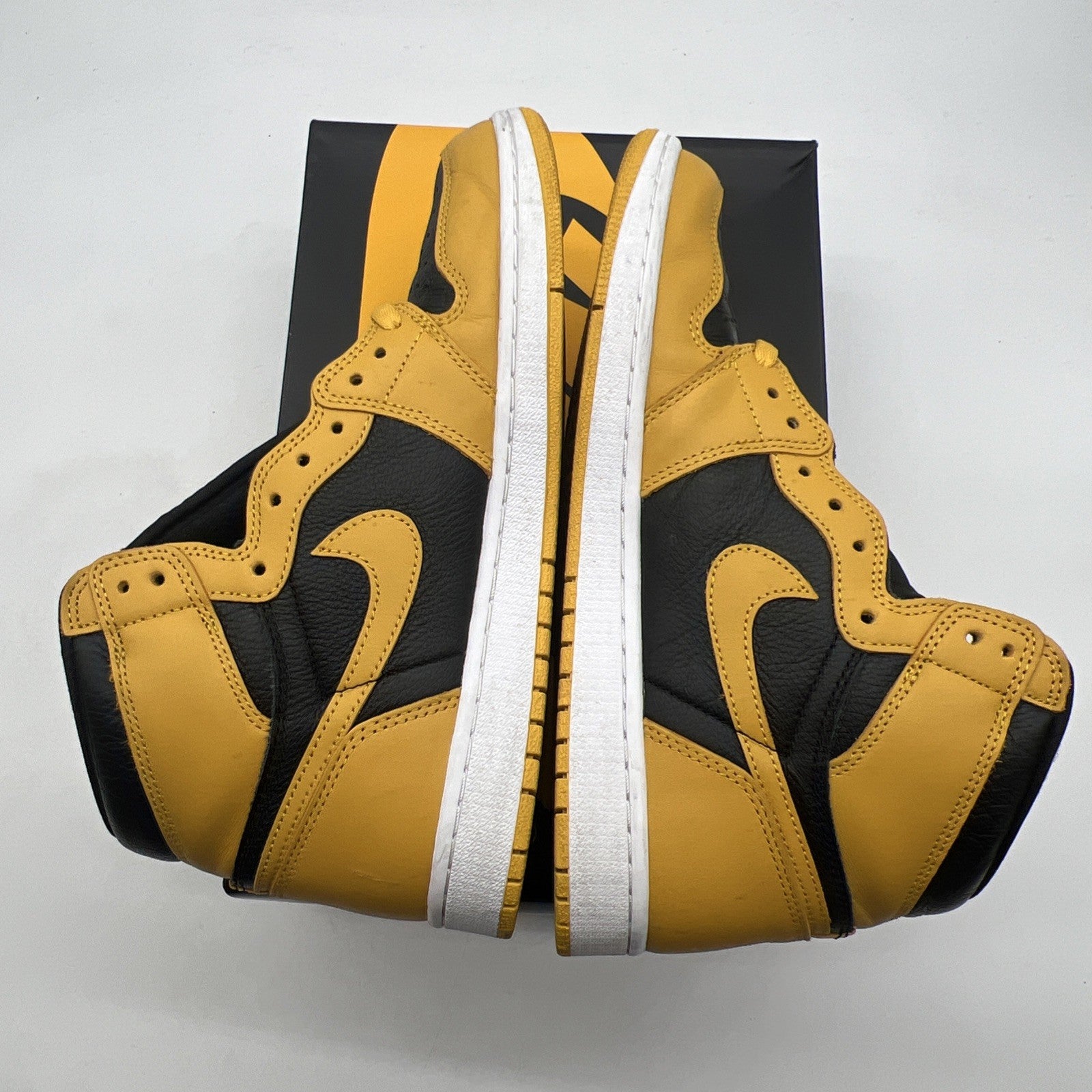 Size 10.5 - Air Jordan 1 Retro OG High Pollen (555088-701)