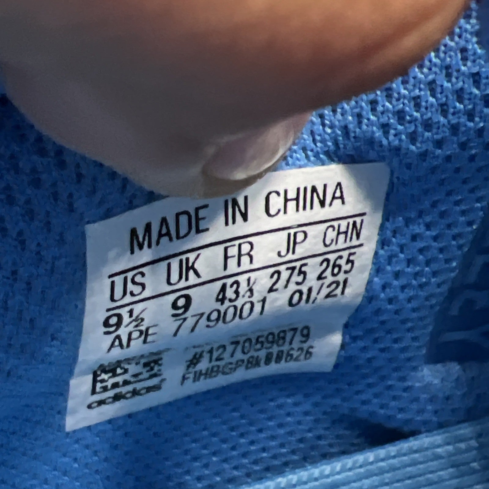 Size 9.5 - adidas Yeezy Boost 700 Bright Blue (GZ0541)