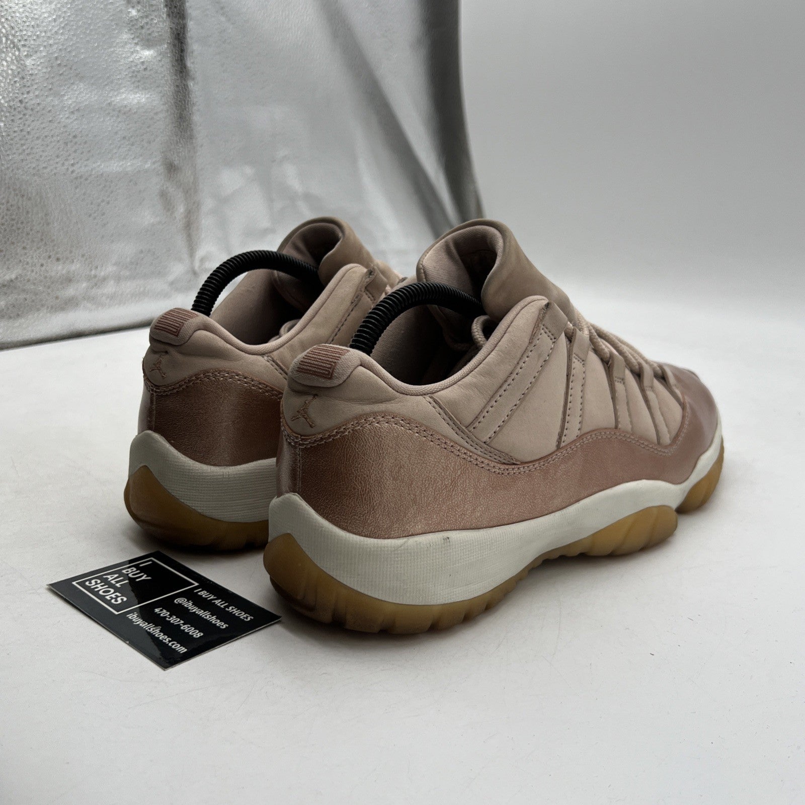 Size 10.5 - Air Jordan 11 Retro Low Rose Gold W (AH7860-105)