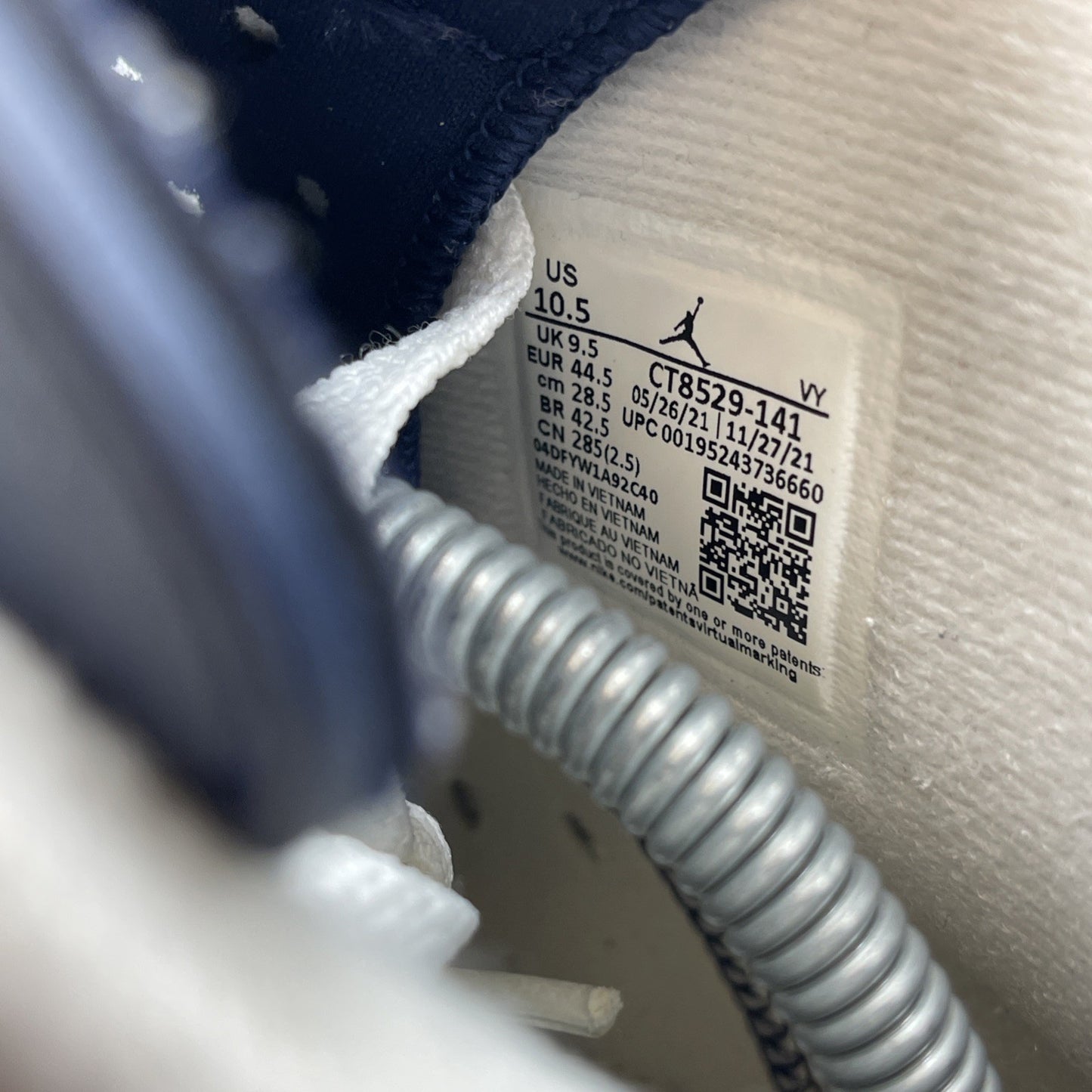 Size 10.5 - Jordan 6 Retro Midnight Navy White Leather (CT8529-141)