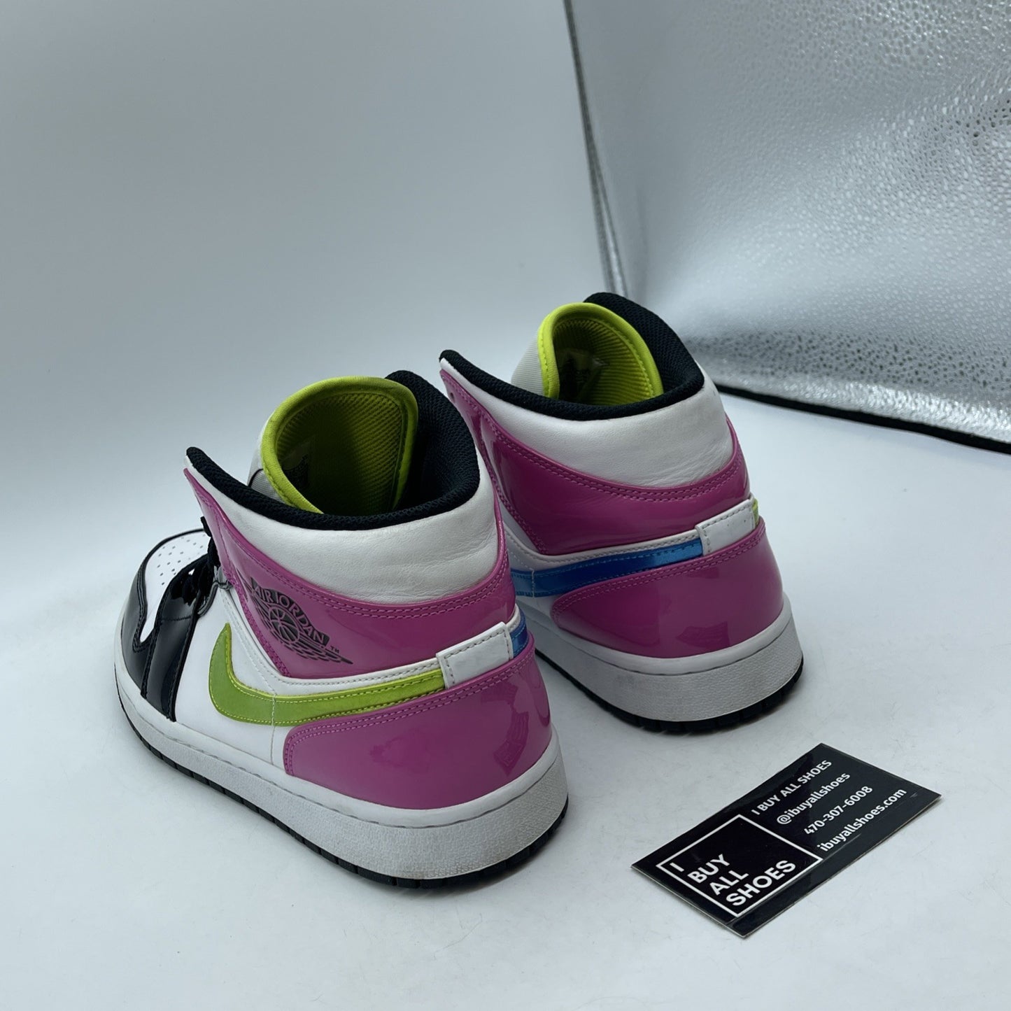 Size 9.5 - Air Jordan 1 SE Mid Cyber Active Fuchsia Leather (CZ9834-100)