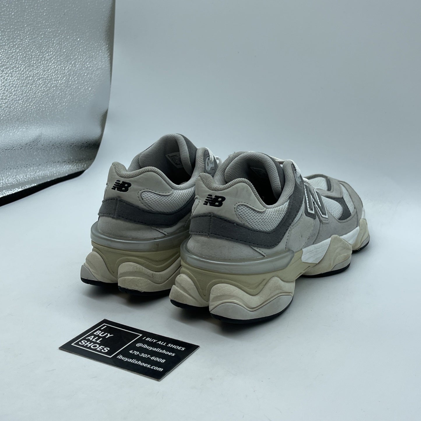 Size 5.5Y - New Balance 9060 Enfants Grey White Suede  (GC9060GY)