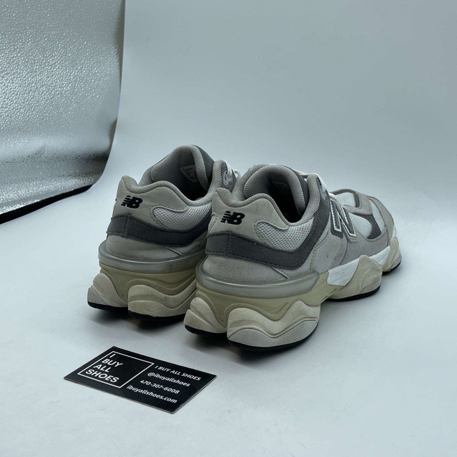 Size 5.5Y - New Balance 9060 Enfants Grey White Suede  (GC9060GY)