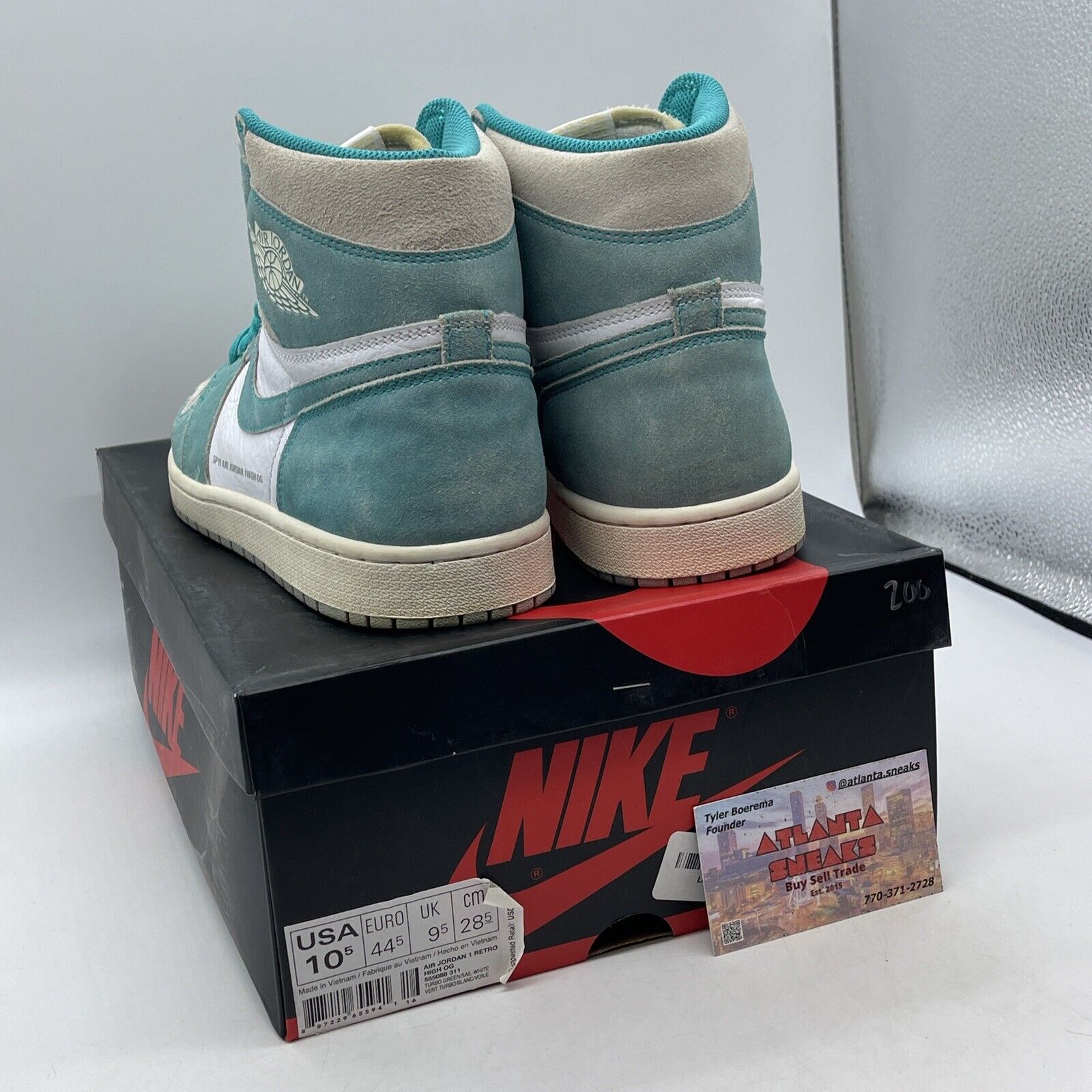 Size 10.5 - Jordan 1 Retro OG High Turbo Green Suede White Leather (555088-311)