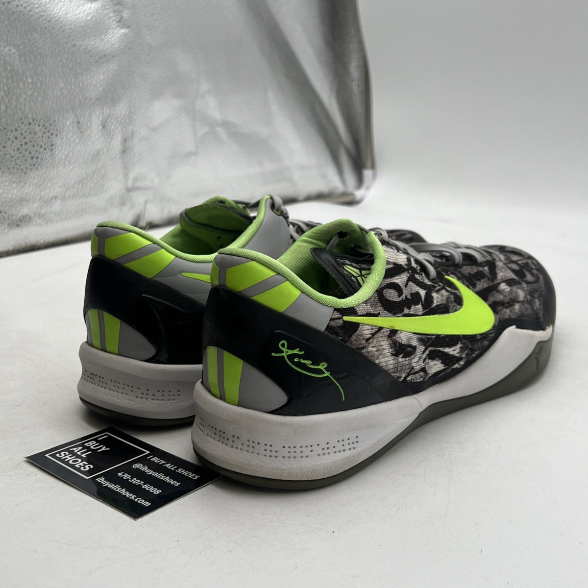 Size 11 - Nike Kobe 8 Graffiti - (555035-100)