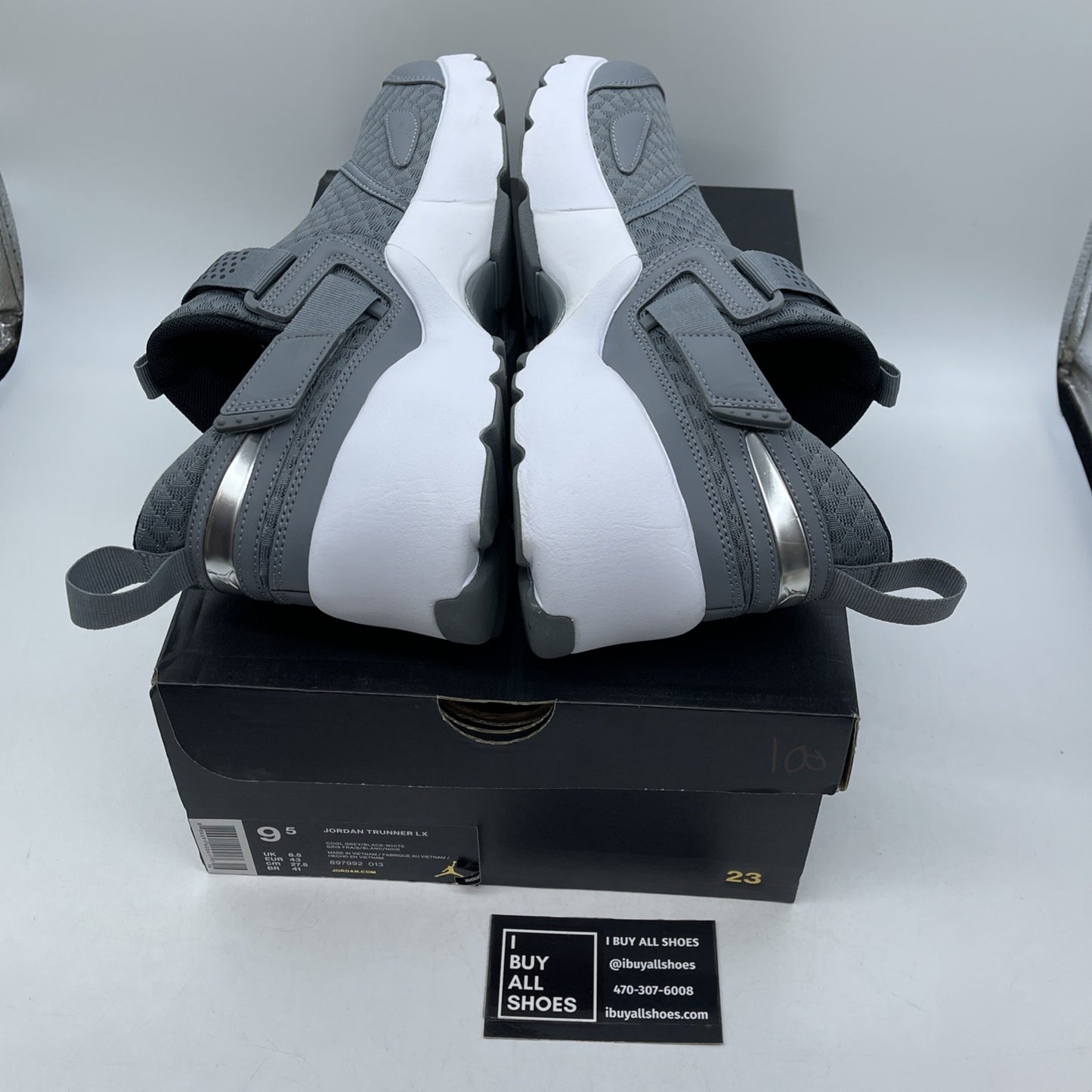 Size 9.5 - Jordan Trunner LX Cool Grey White Suede Leather (897992-013)