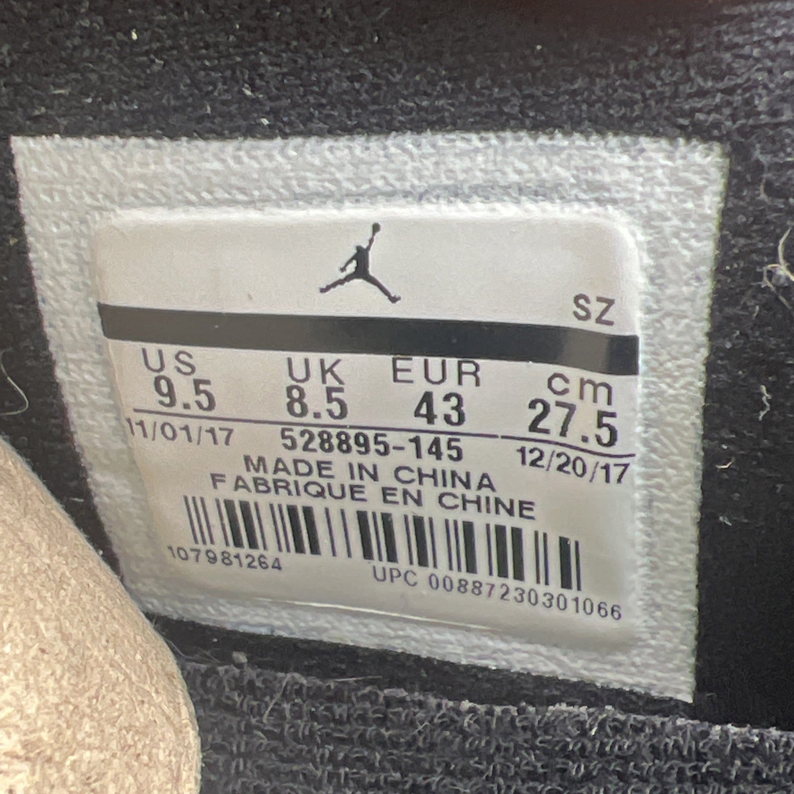 Size 9.5 - Air Jordan 11 Retro Low Emerald (528895-145)