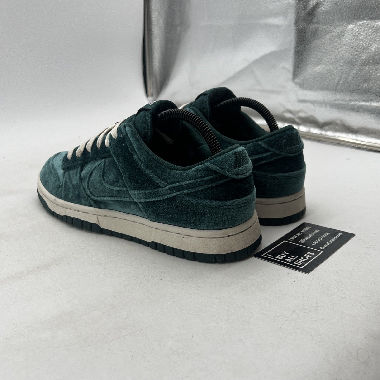 Size 10 - Nike Dunk Low Green Velvet W (DZ5224-300)