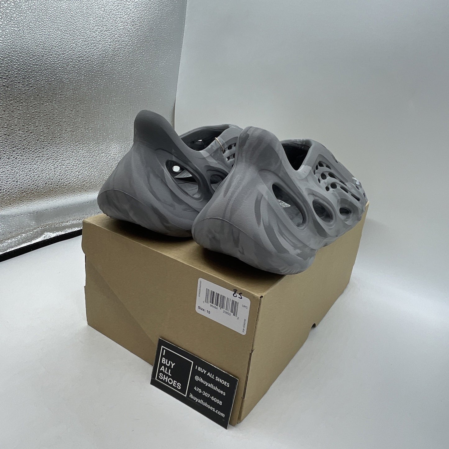 Size 10 - adidas Yeezy Foam RNNR MXT Moon Gray (IE4931)