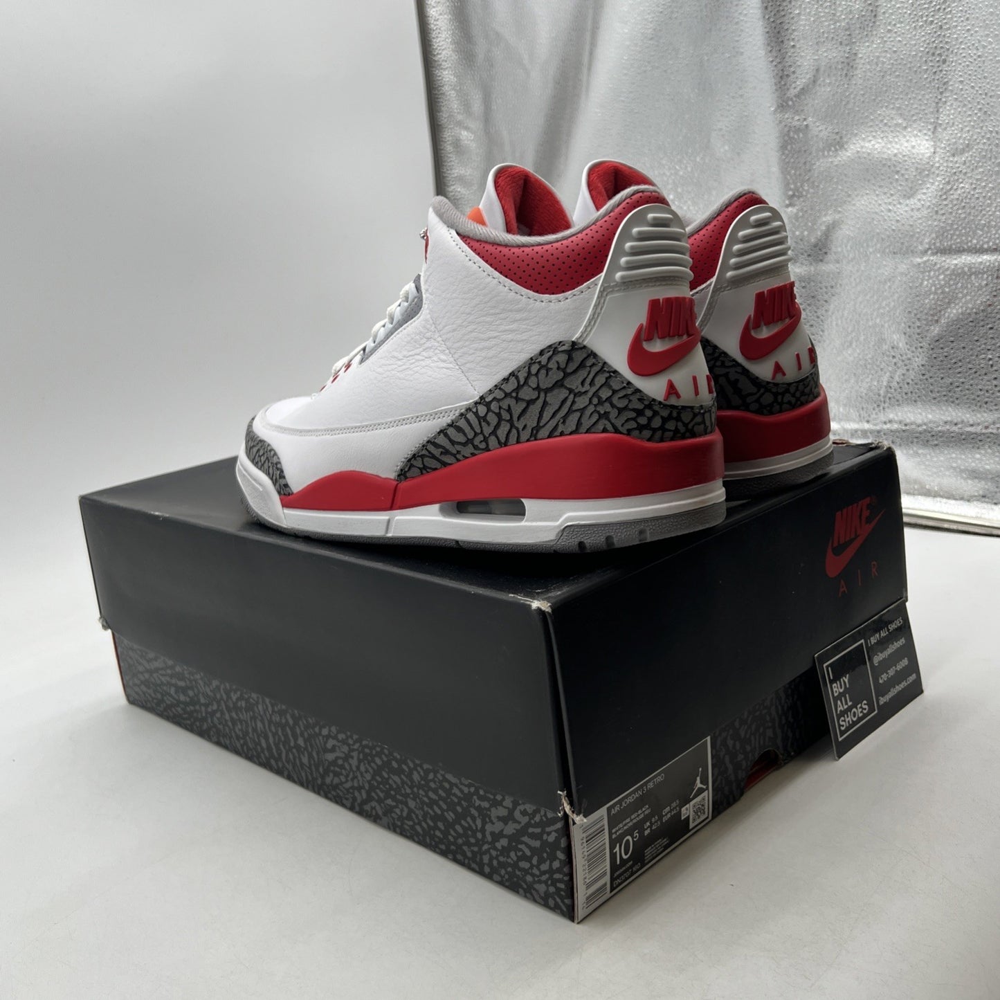 Size 10.5 - Air Jordan 3 Retro Mid Fire Red (DN3707-160)