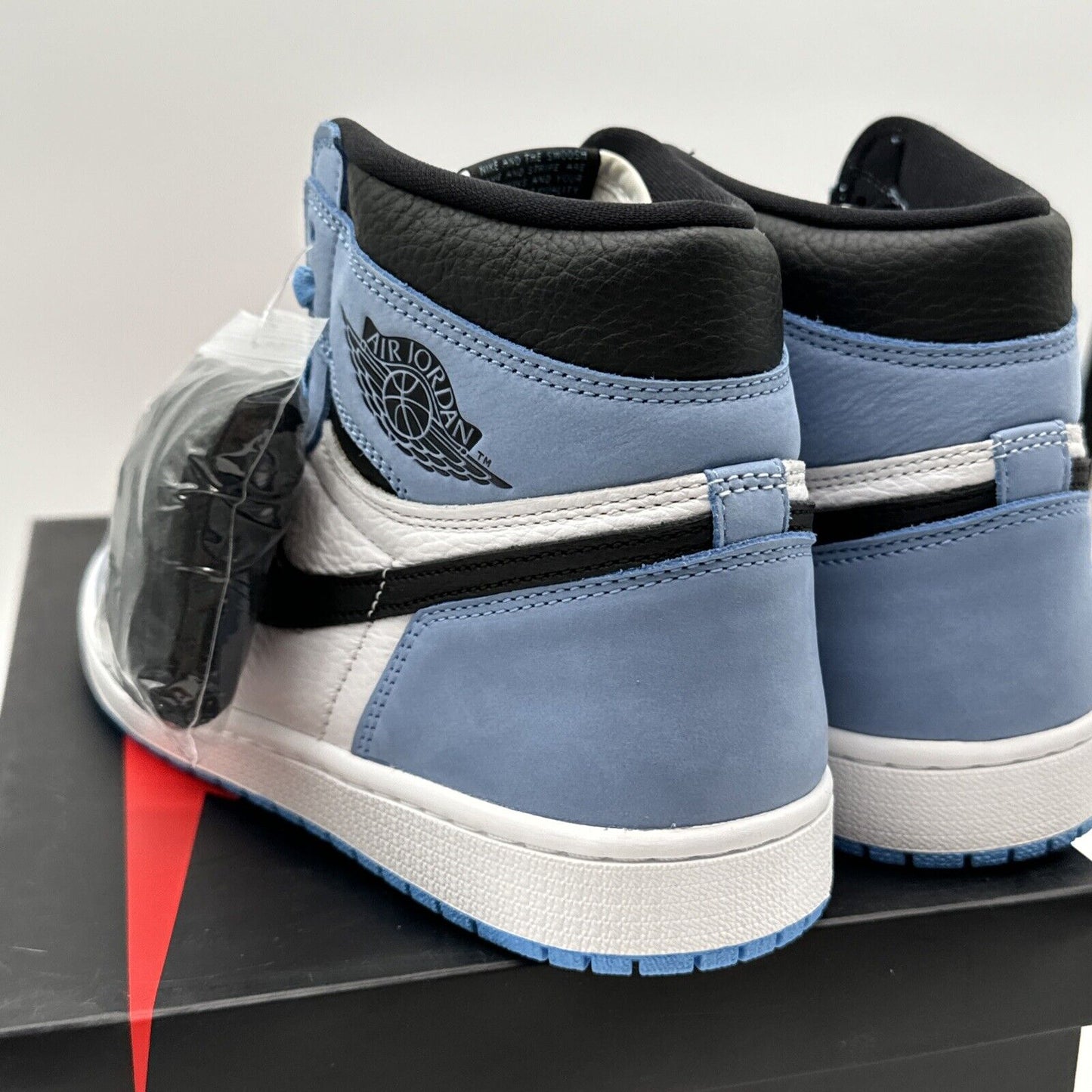 Size 10 - Jordan 1 Retro OG High University Blue Unc Vnds OG All Suede Leather