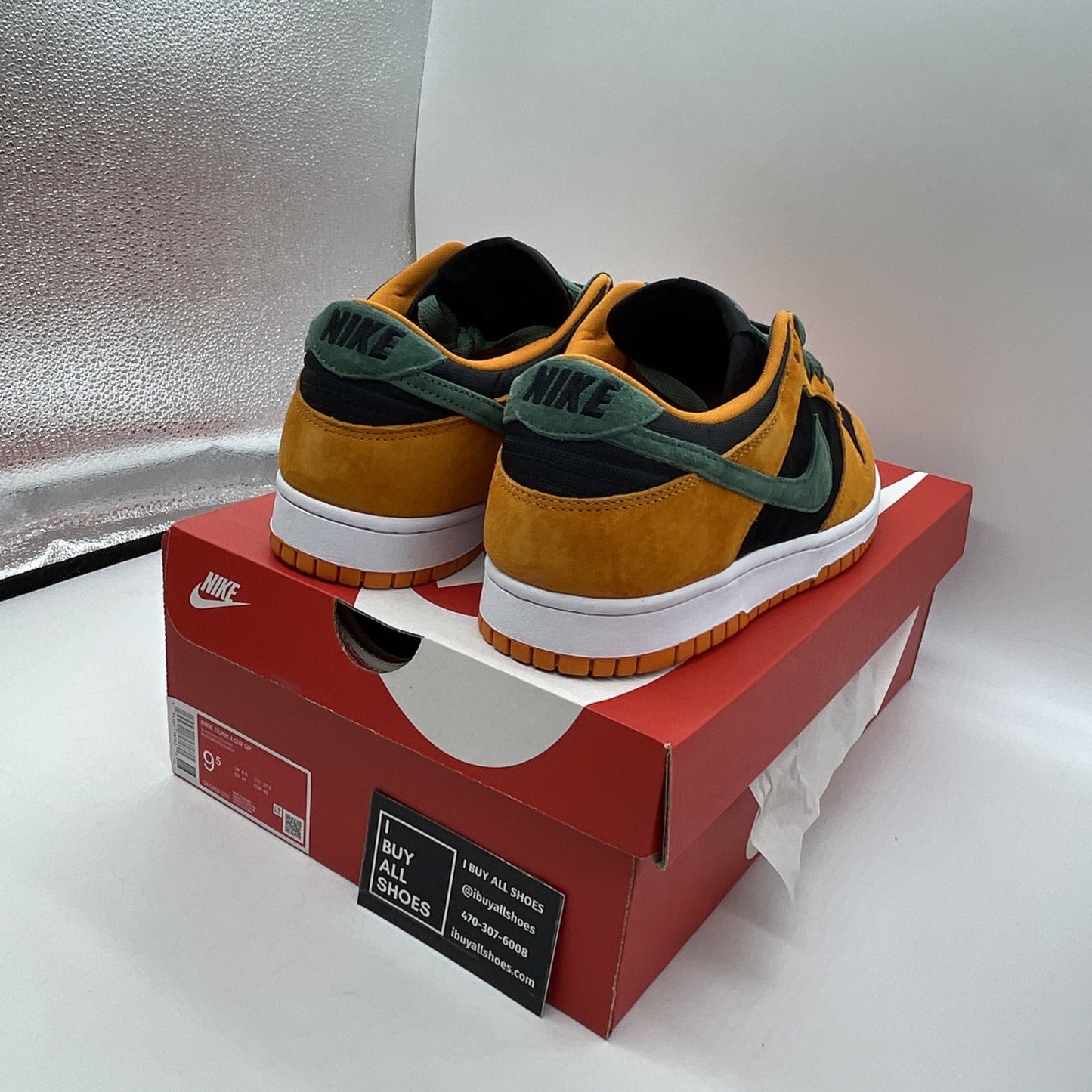 Size 9.5 - Nike Dunk SP Retro 2020 Low Ceramic Black Green Suede (DA1469-001)