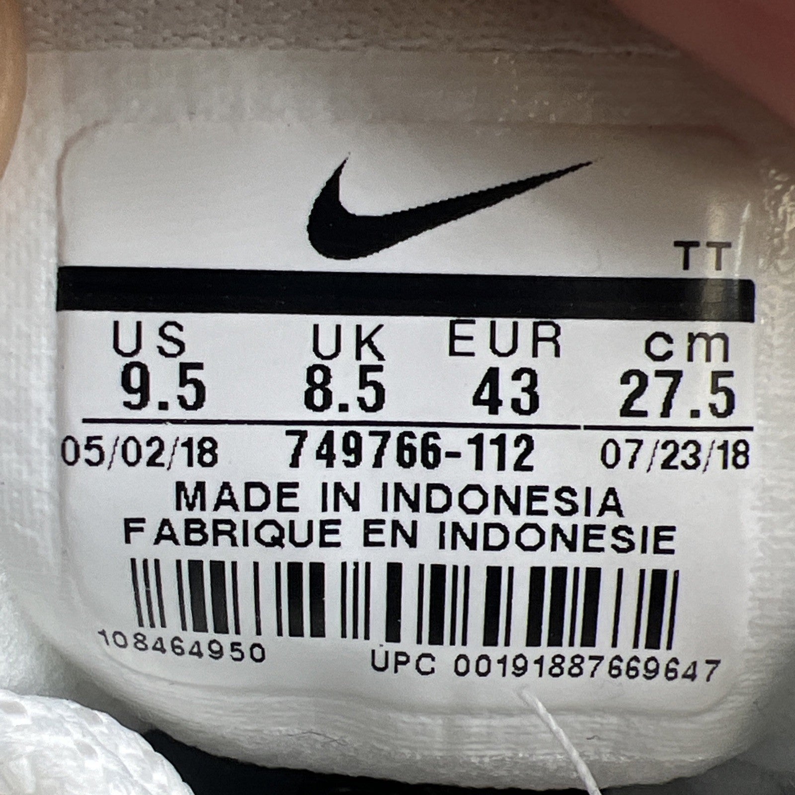 Size 9.5 - Nike Air Max 95 Essential Comet (749766-112)