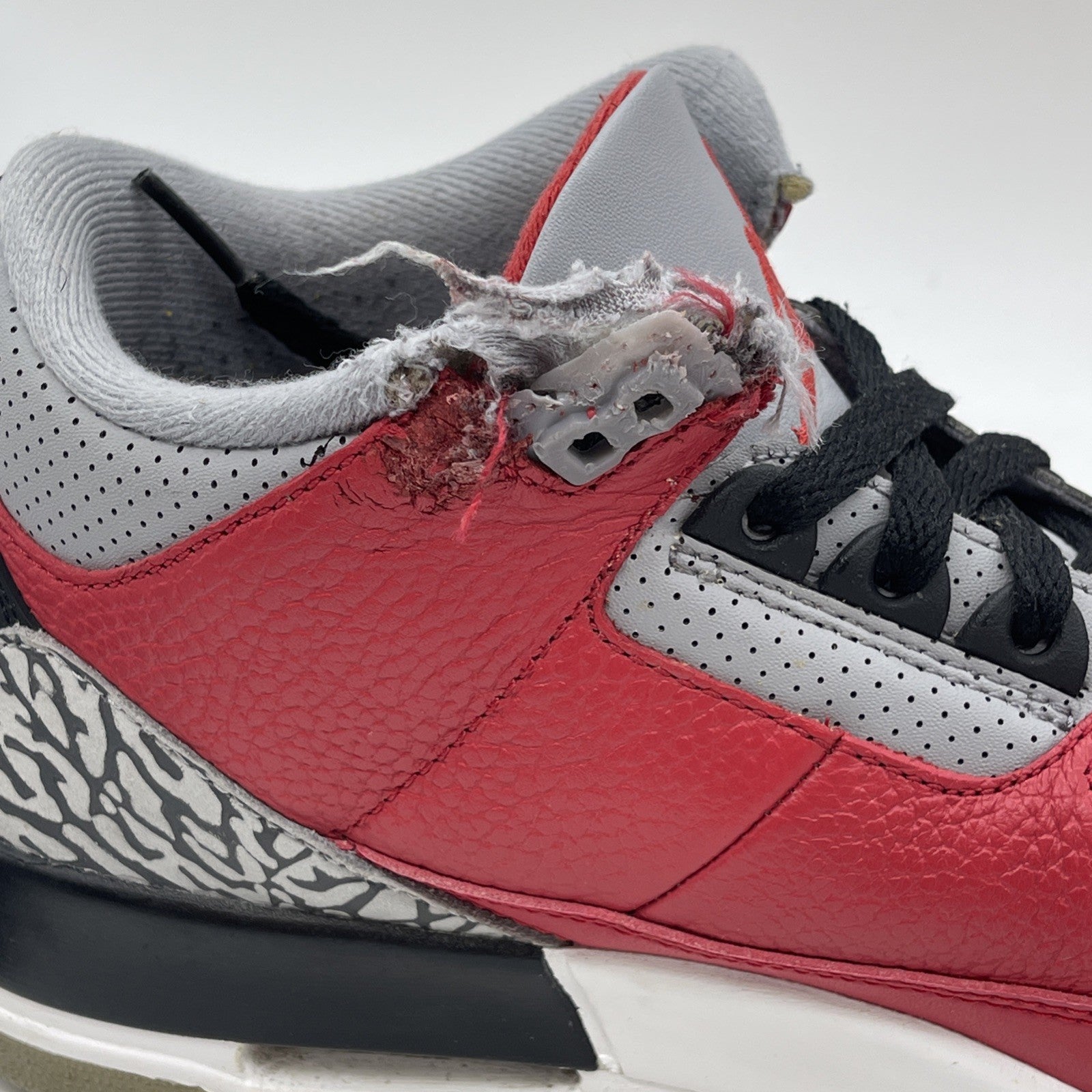 Size 9.5 - Jordan 3 Retro SE Mid Unite Red Grey Suede Leather (CK5692-600)