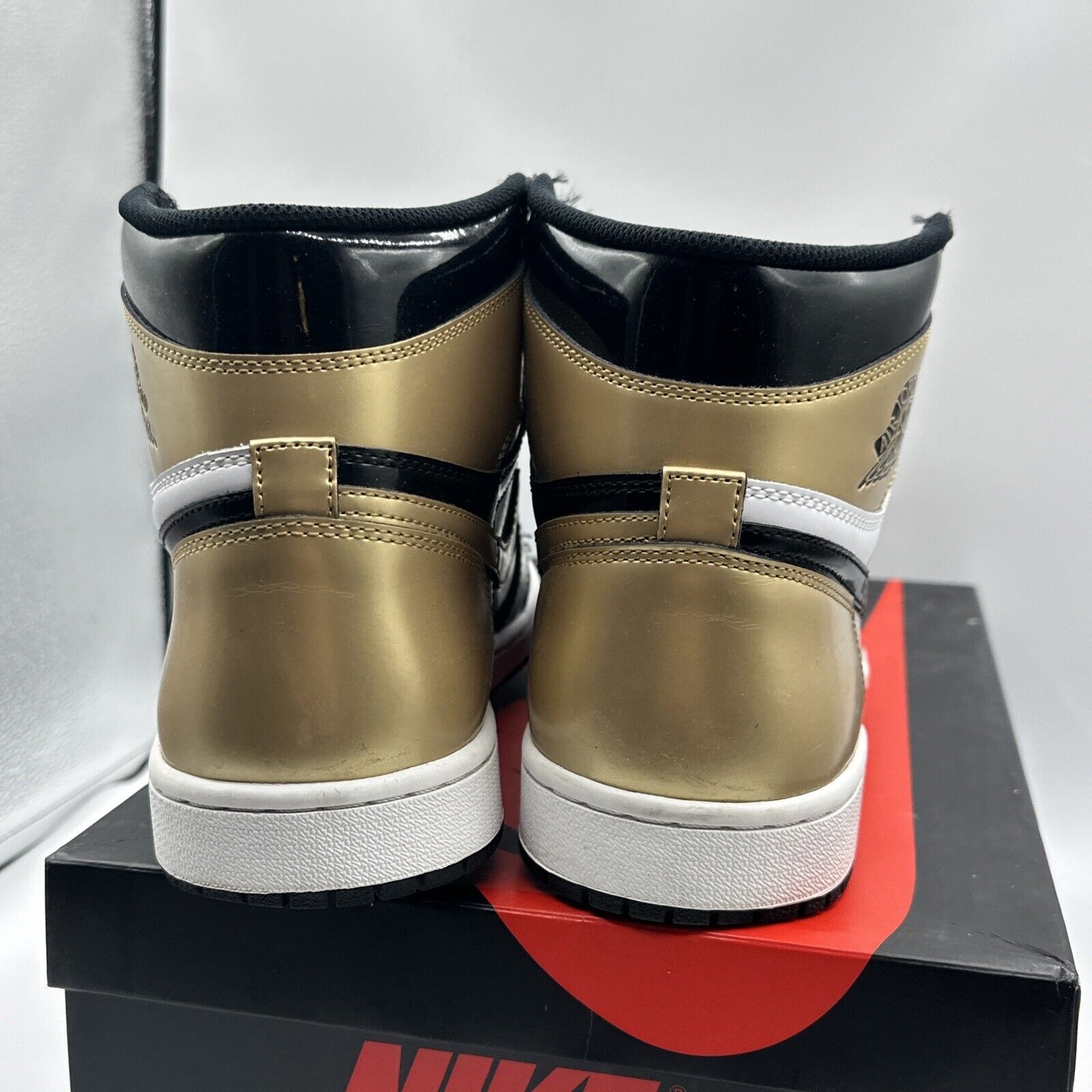 Size 10.5 - Jordan 1 Retro High OG NRG Gold Toe 2018 Patent Leather Vnds OG All