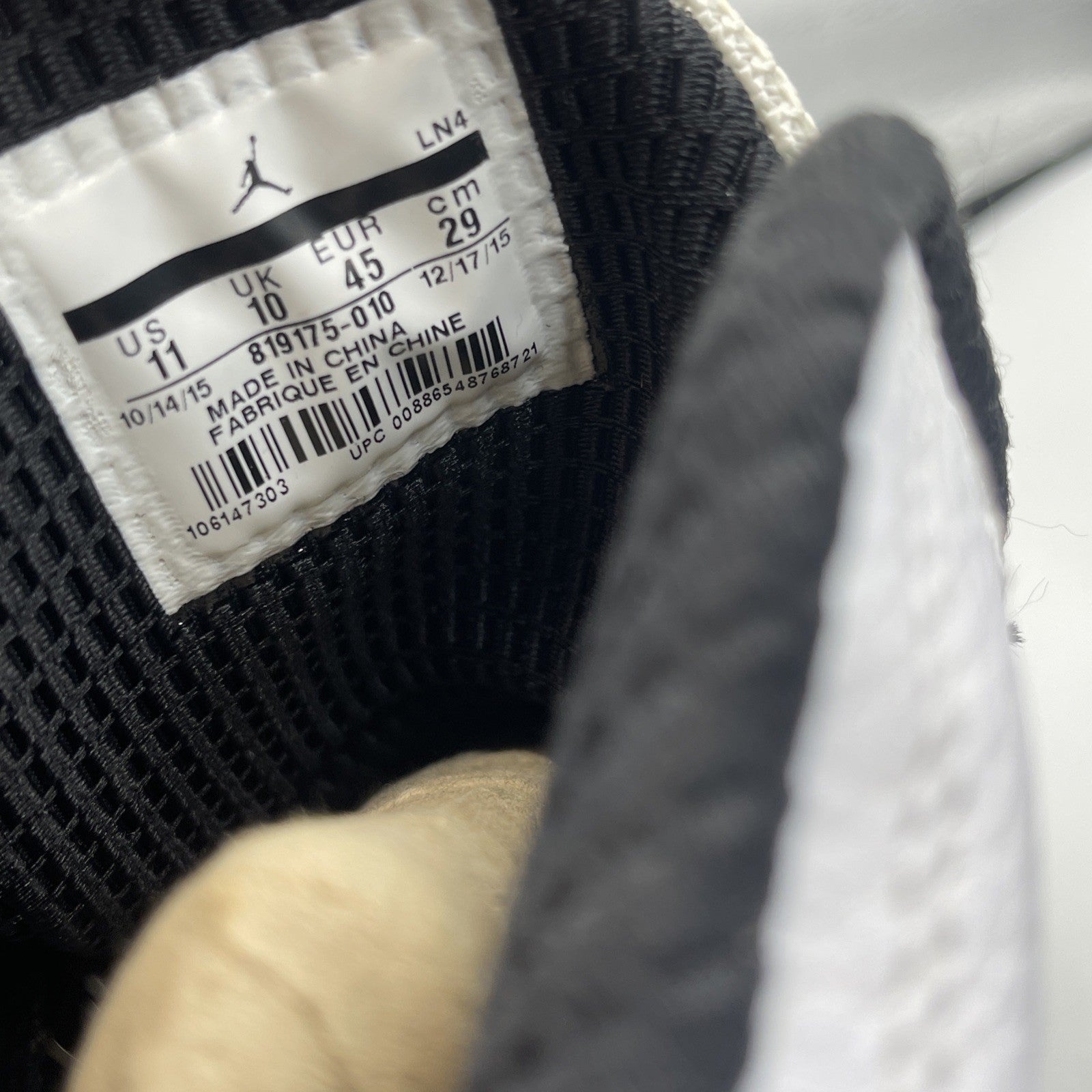 Size 11 - Jordan Jumpman Team 2 White Black Leather (819175-010)