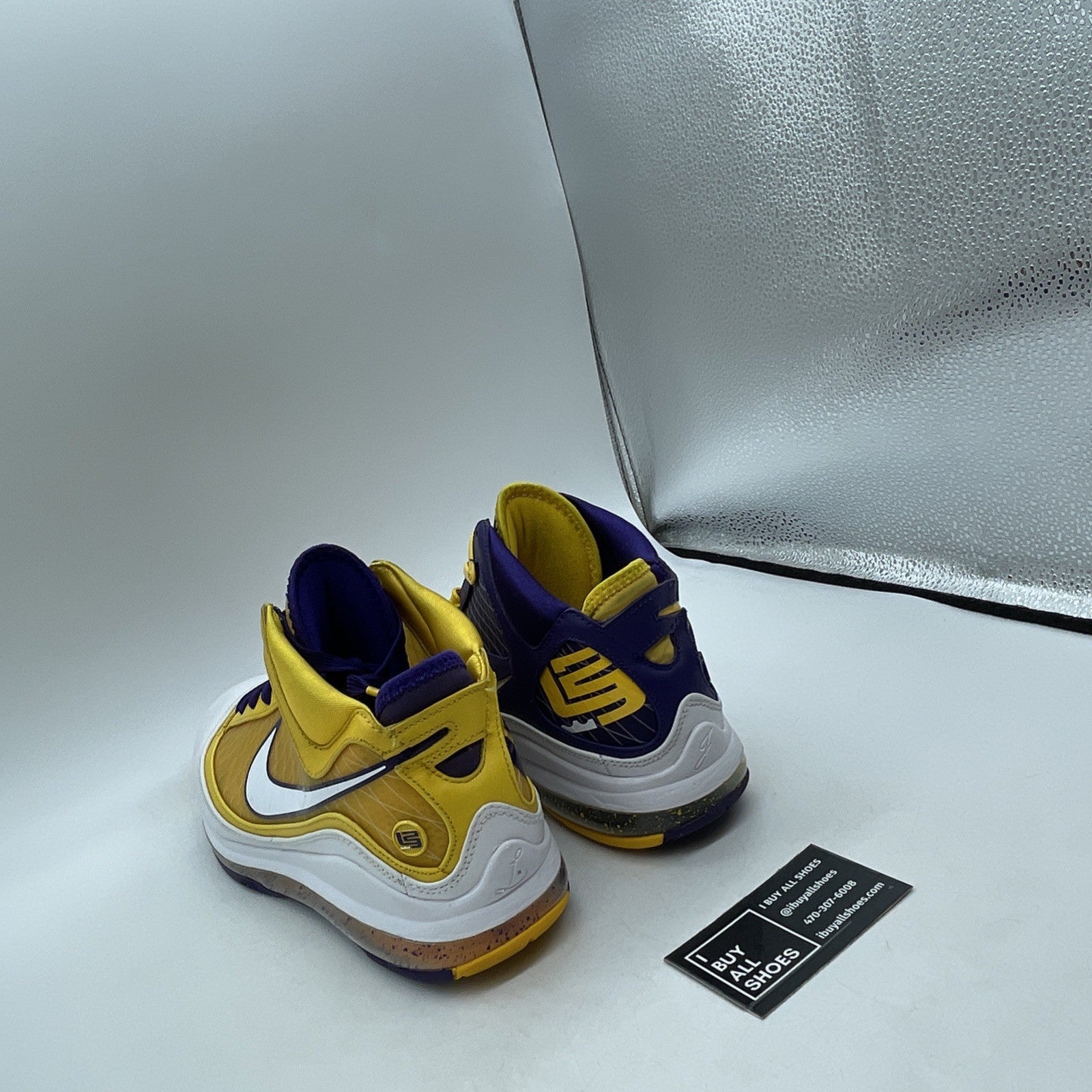 Size 9 - Nike LeBron 7 QS Media Day (CW2300-500)