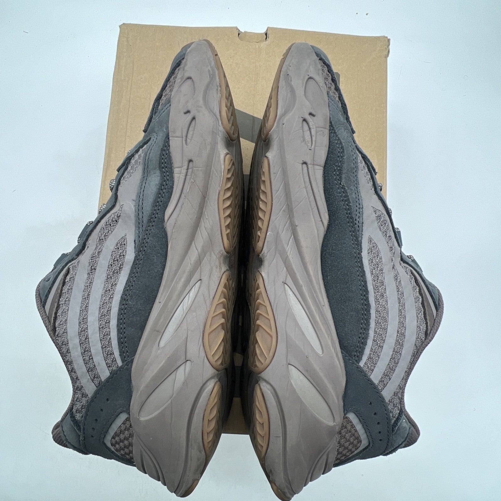 Size 10.5 - adidas Yeezy Boost 700 V2 Mauve (GZ0724)