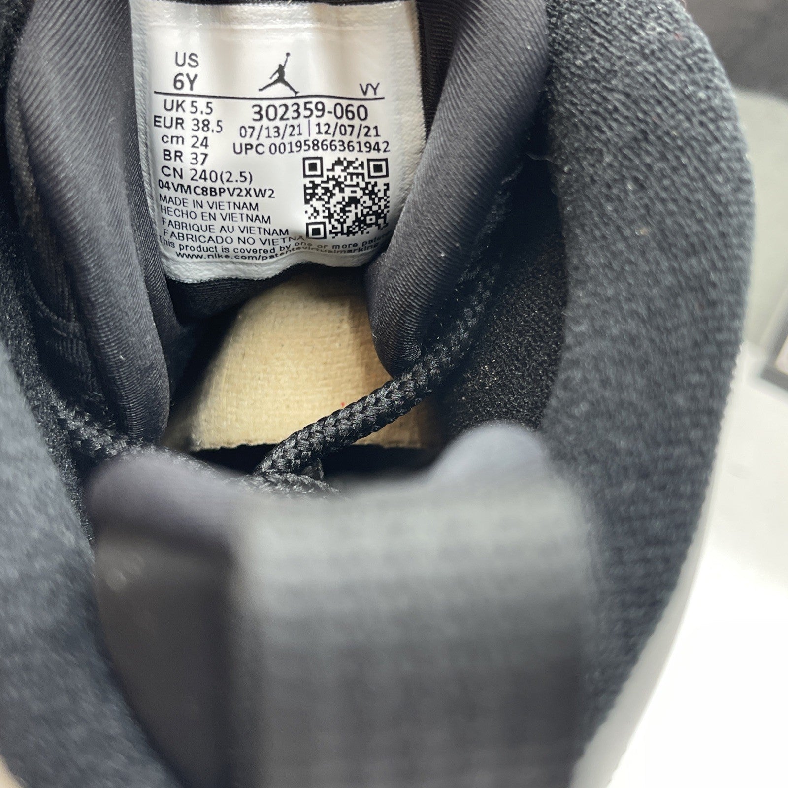 Size 6Y - Jordan 9 Retro Particle Gray 2022 Suede Red Black (302359-060)