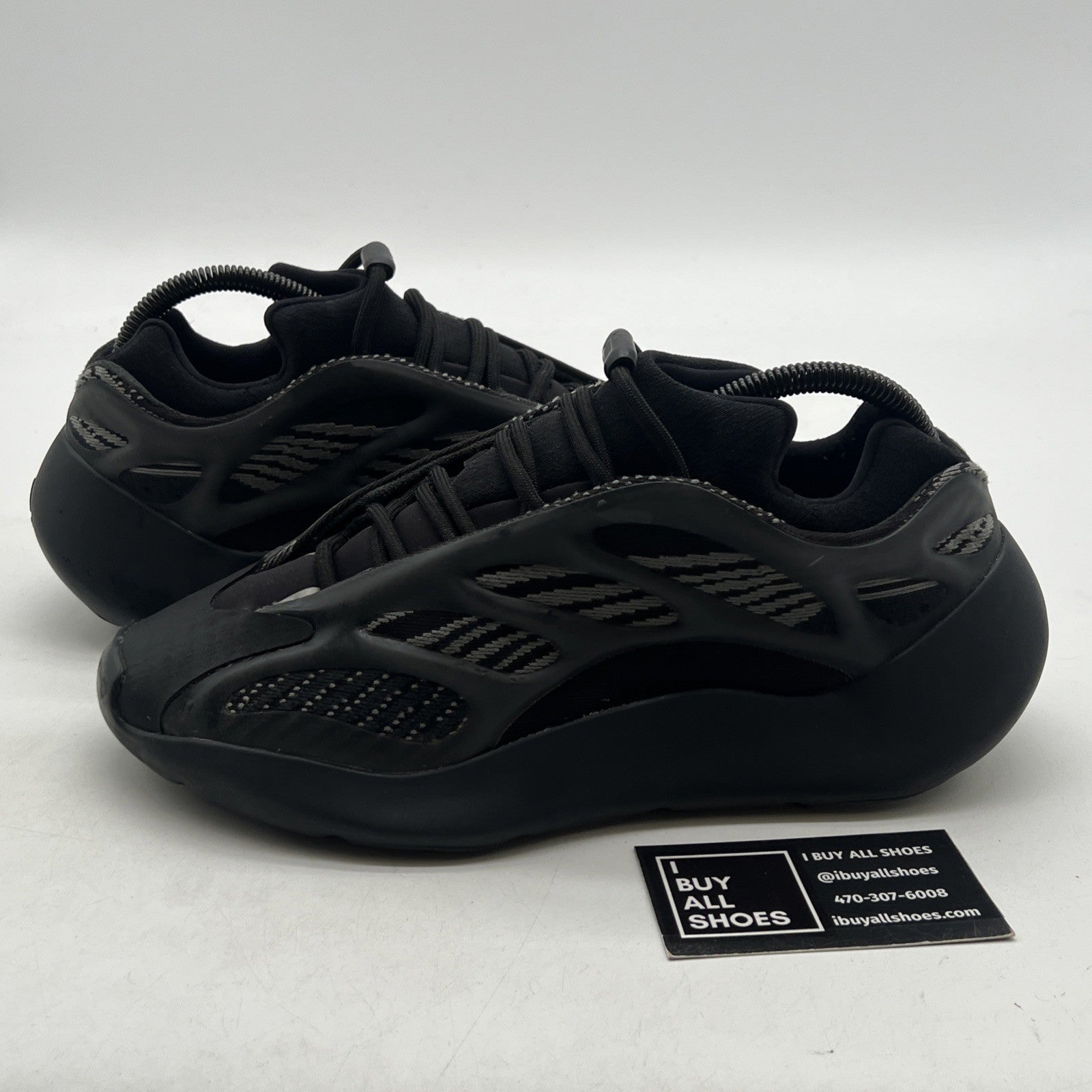 Size 8 - adidas Yeezy 700 V3 Dark Glow (GX6144)