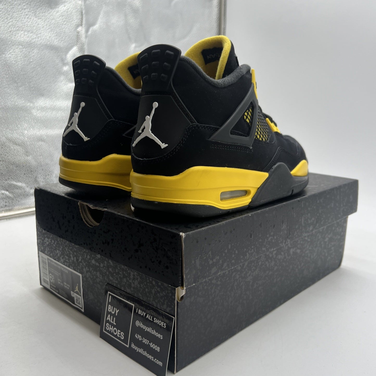 Size 6.5 - Air Jordan 4 Retro Mid Thunder (408452-017)