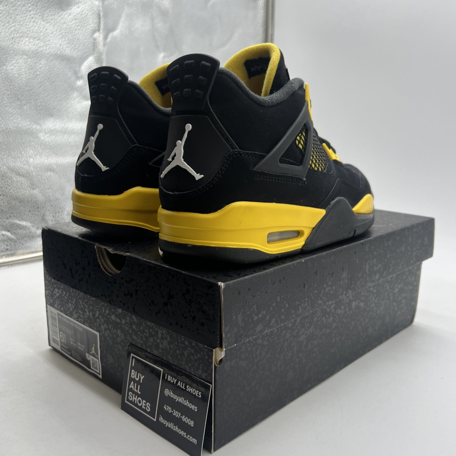 Size 6.5 - Air Jordan 4 Retro Mid Thunder (408452-017)