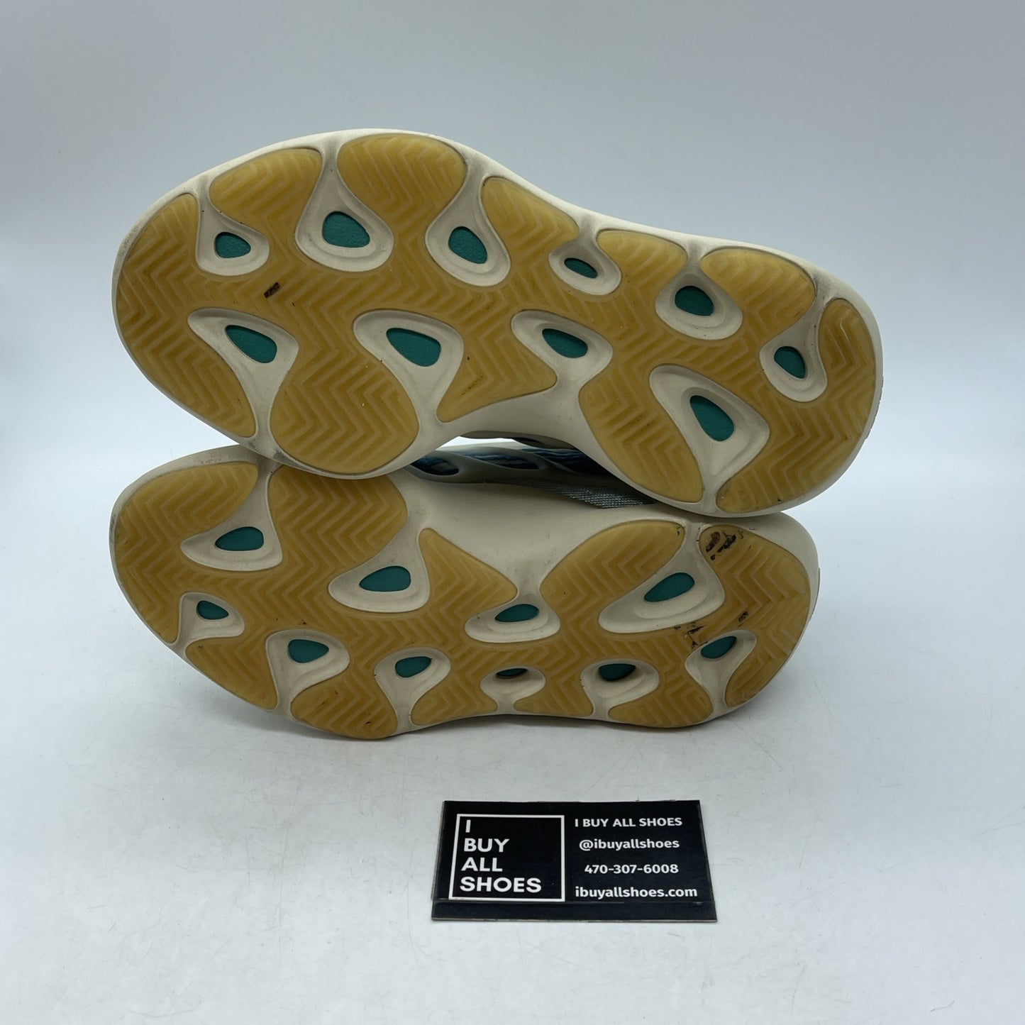 Size 5.5 - adidas Yeezy 700 V3 Kyanite (GY0260)