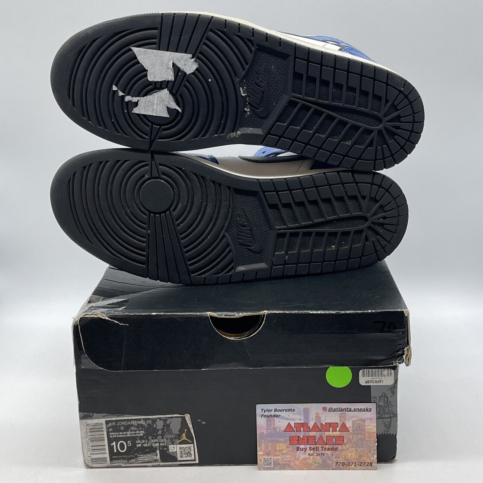 Size 10.5 - Air Jordan 1 SE Mid Signal Blue White Black Leather (DD6834-402)