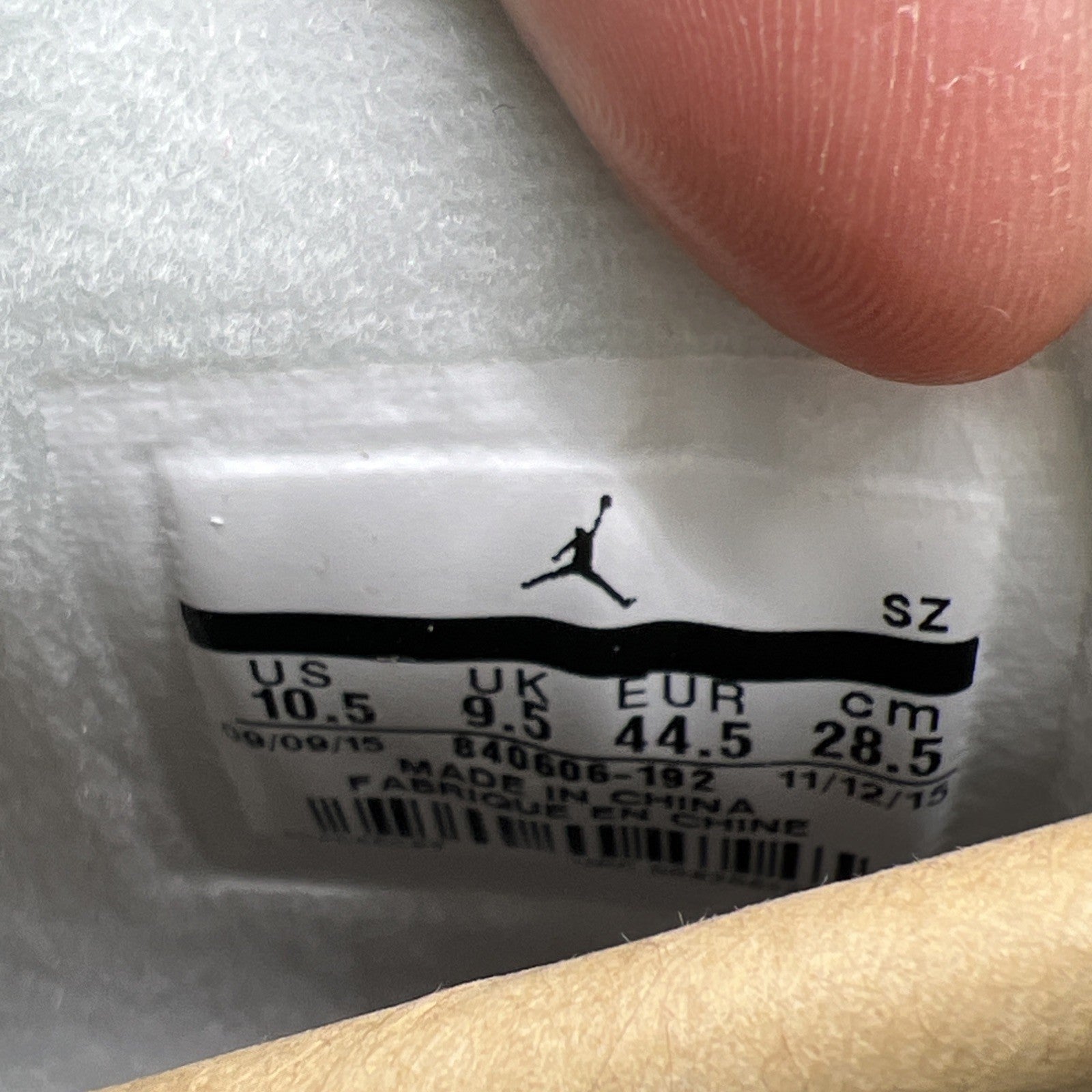 Size 10.5 - Air Jordan 4 Retro OG Mid White Cement (840606-192)