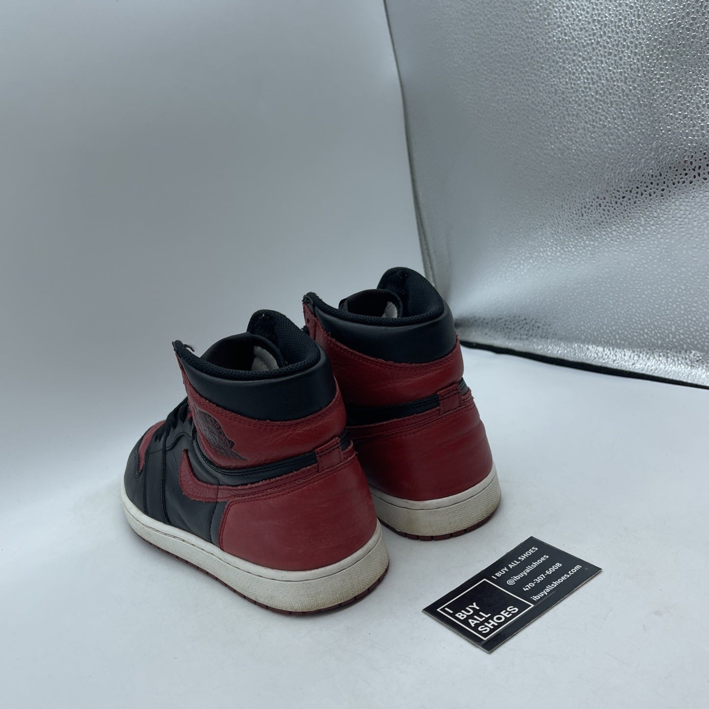 Size 9.5 - Air Jordan 1 Retro OG High Banned Bred (555088-001)