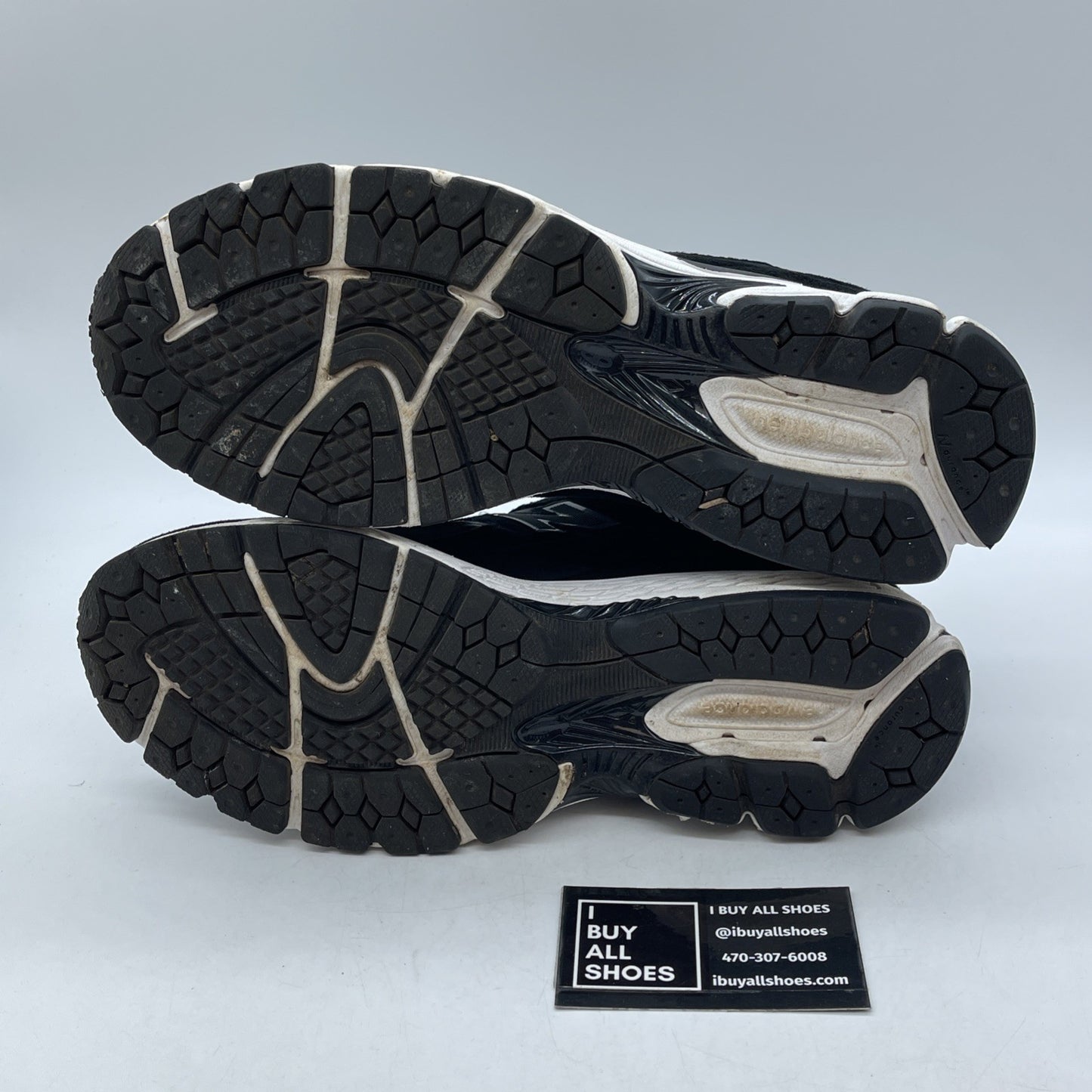 Size 8.5 - New Balance 2002R Black Gunmetal Grey Suede Leather (M2002RBK)
