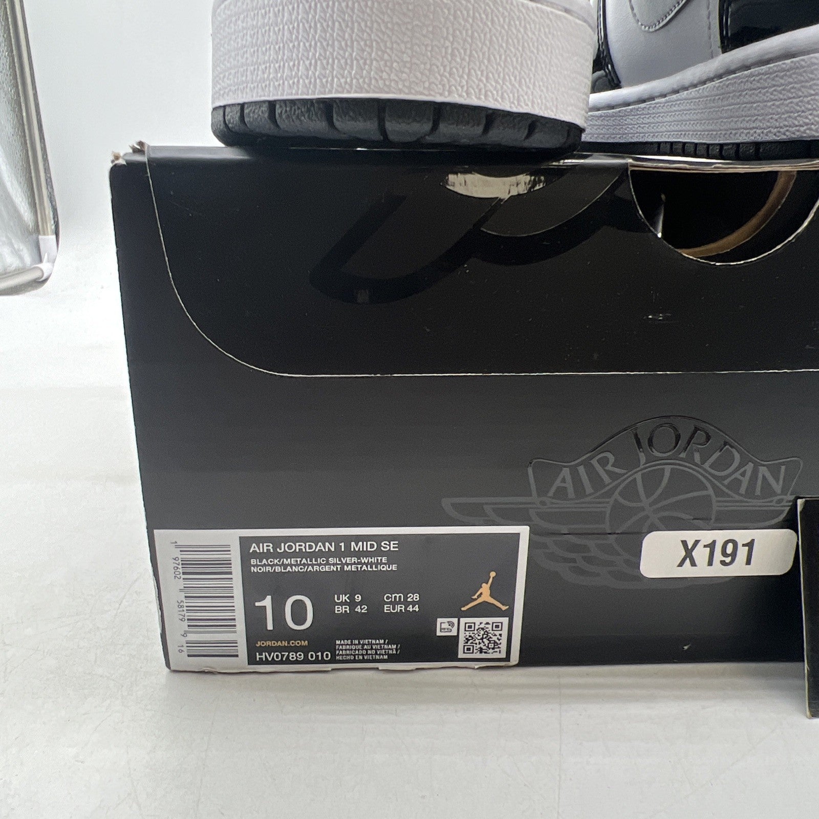 Size 10 - Air Jordan 1 SE Mid Black White Metallic Silver (HV0789-010)