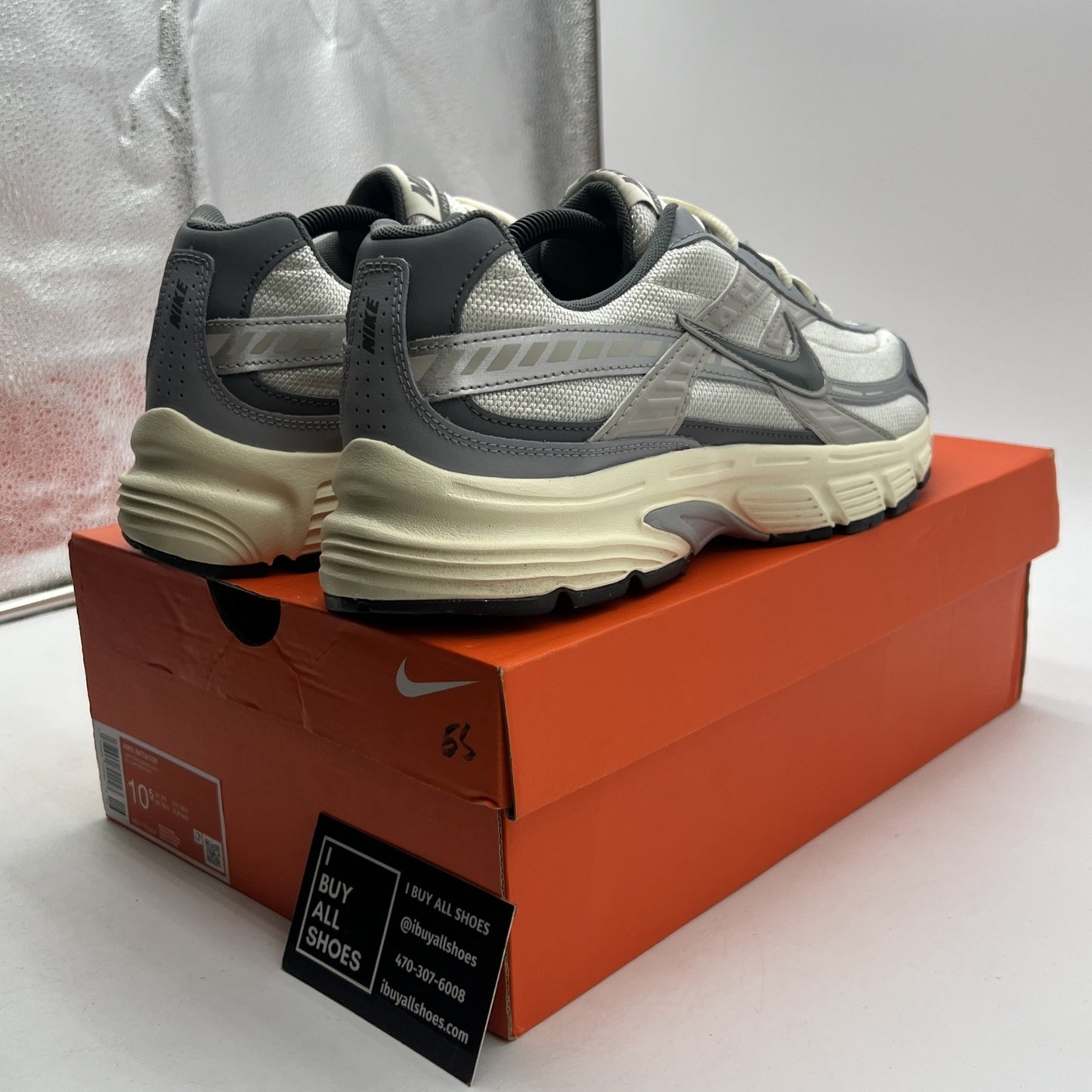 Size 10.5 - Nike Initiator Light Bone Metallic Silver (HQ1179-001)