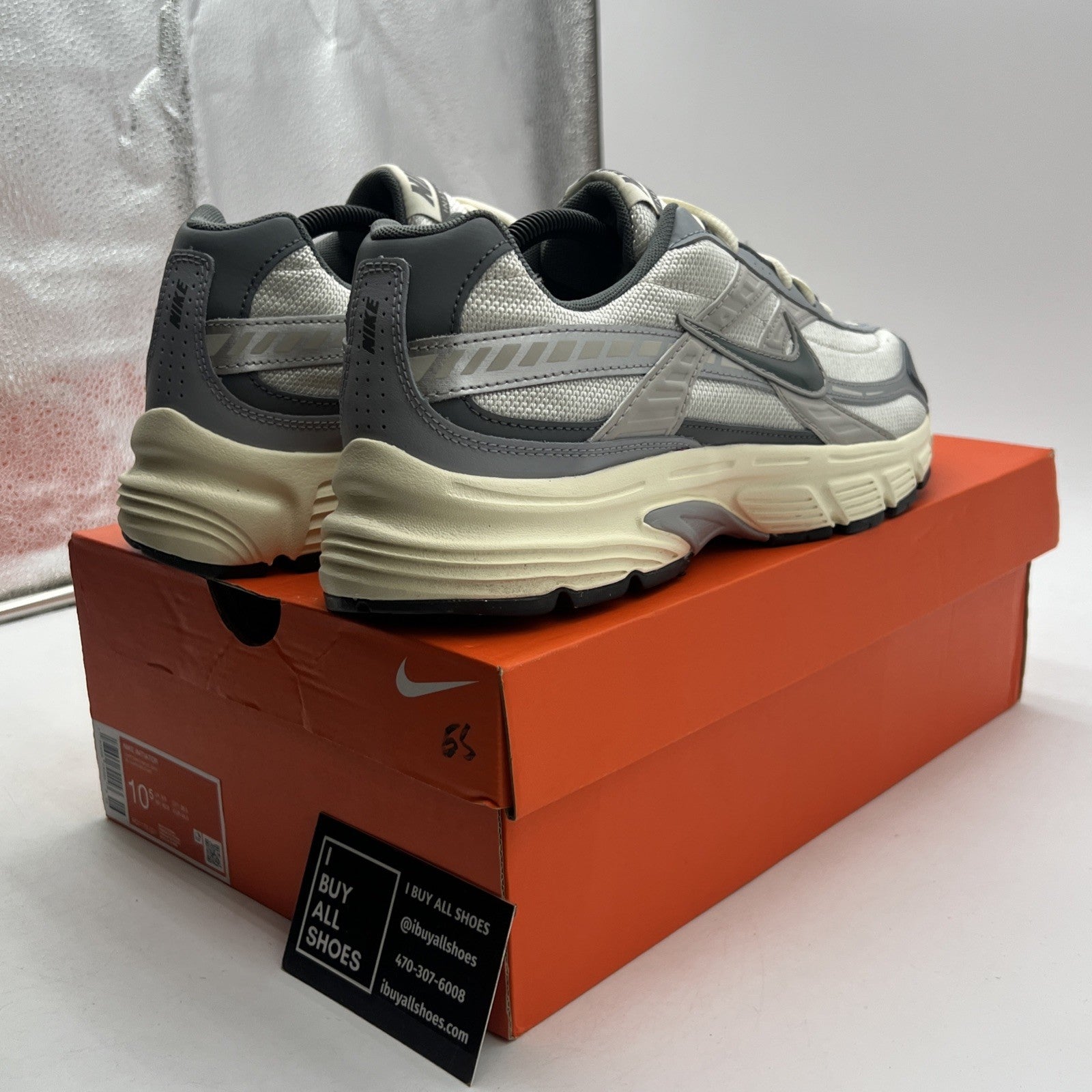 Size 10.5 - Nike Initiator Light Bone Metallic Silver (HQ1179-001)