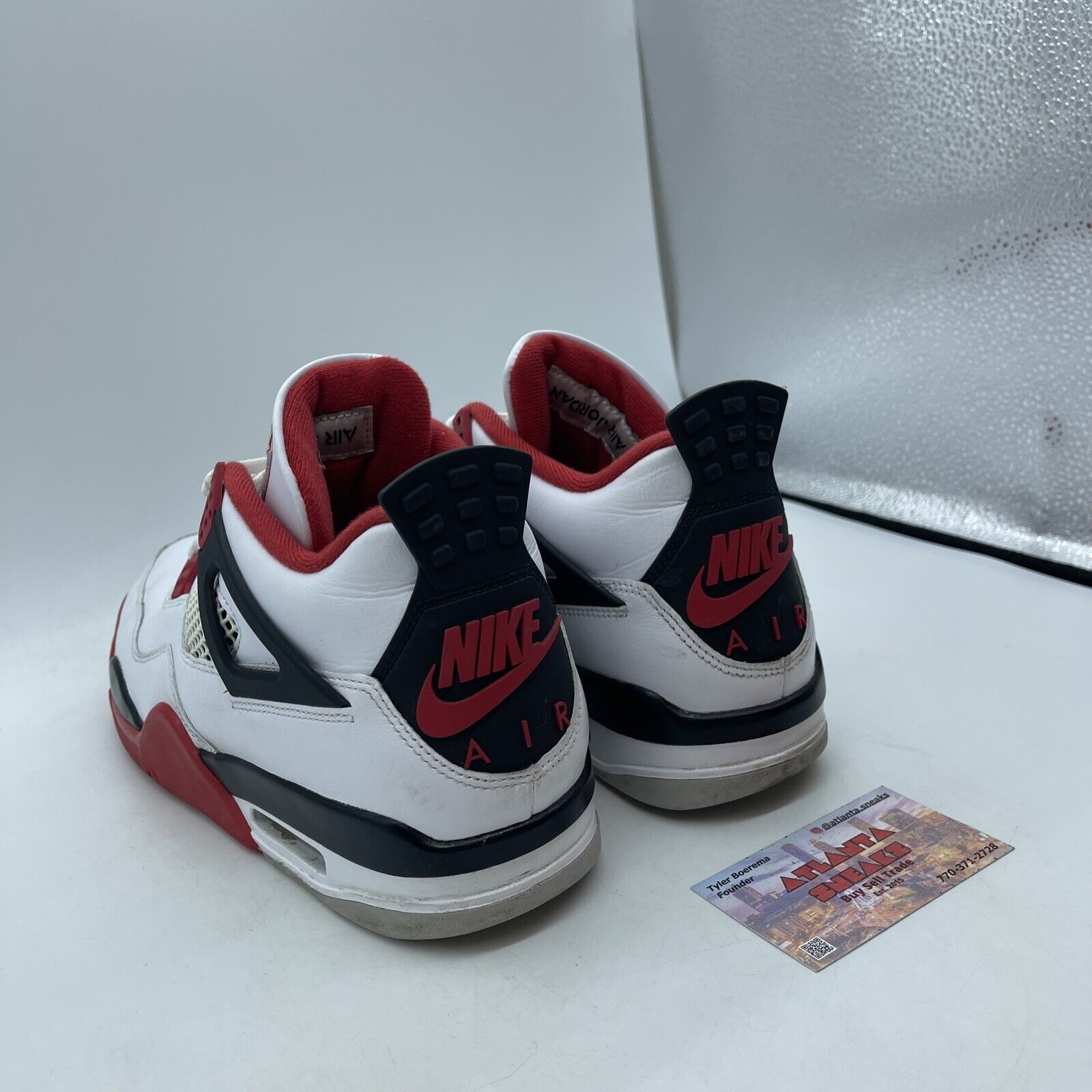 Size 9.5 - Jordan 4 Retro OG Mid Fire Red Black White Leather (DC7770-160)