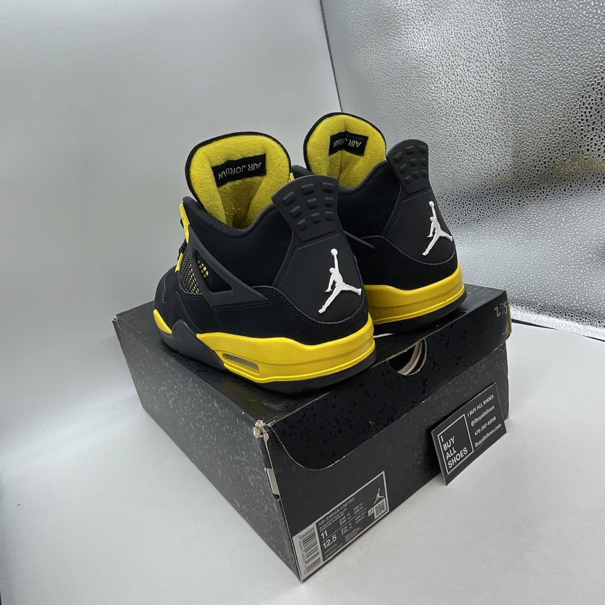 Size 11 - Air Jordan 4 Retro Mid Thunder (DH6926-017)