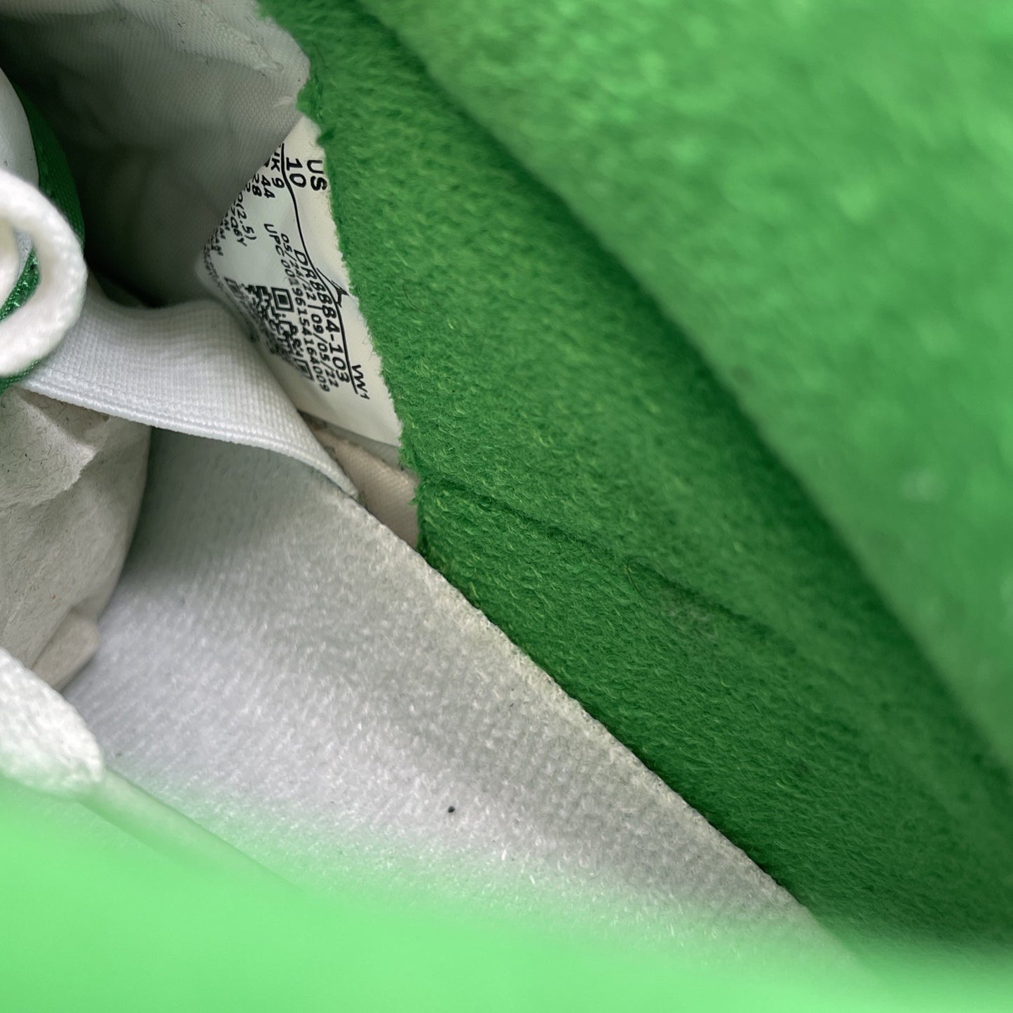 Size 10 - Jordan 2 Retro Lucky Green White Leather (DR8884-103)