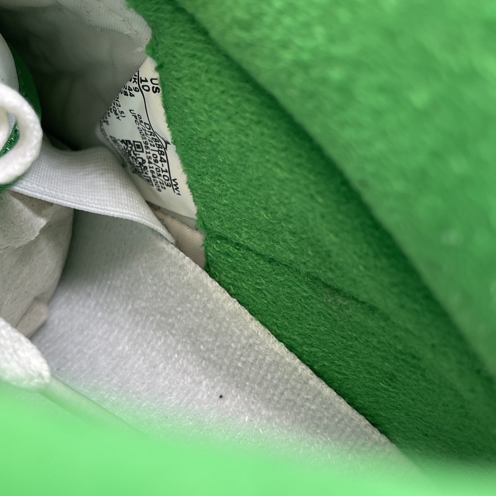 Size 10 - Jordan 2 Retro Lucky Green White Leather (DR8884-103)
