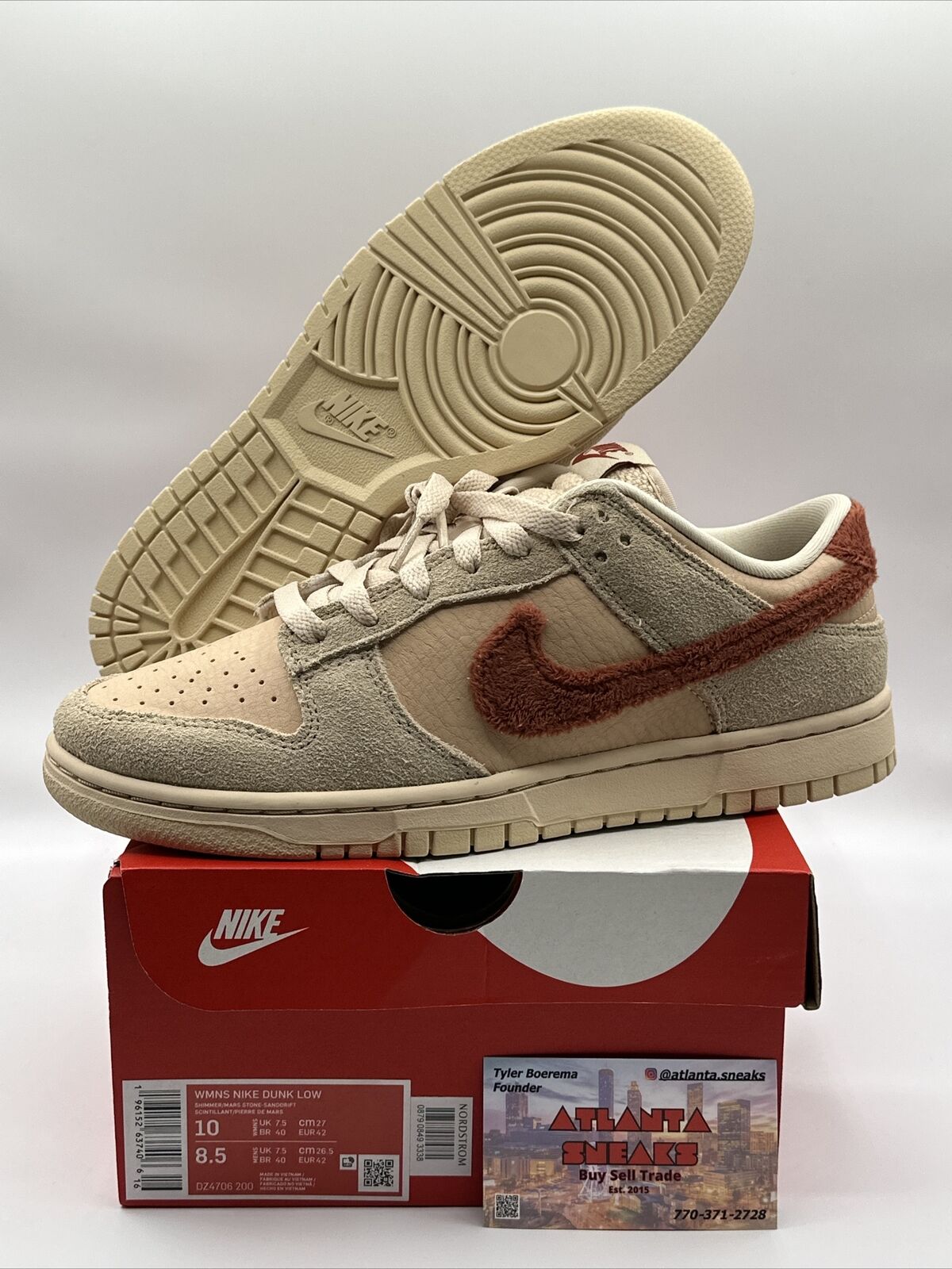 Wmns Nike Dunk Low W 10 / M 8.5 Terry Swoosh DZ4706-200