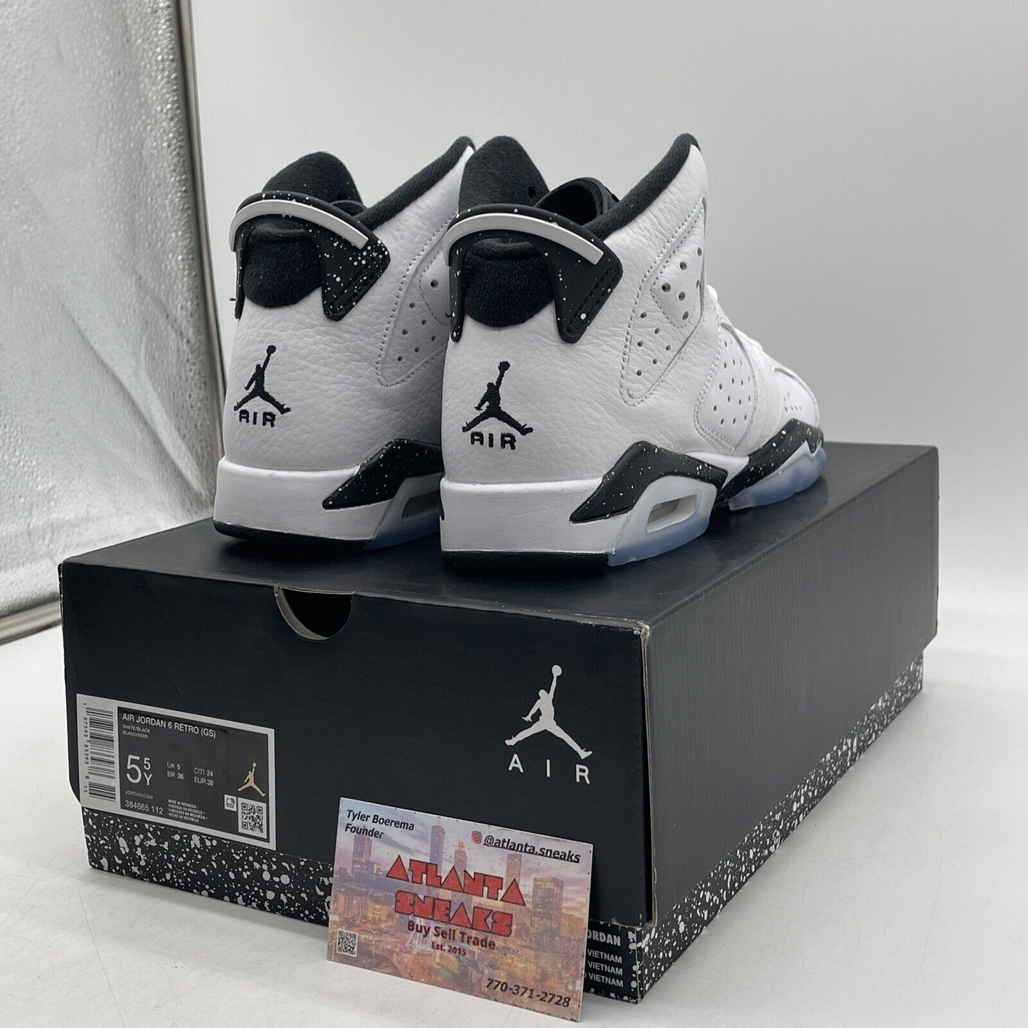 Size 5.5Y - Jordan 6 Retro Reverse Oreo White Black Leather (384665 112)