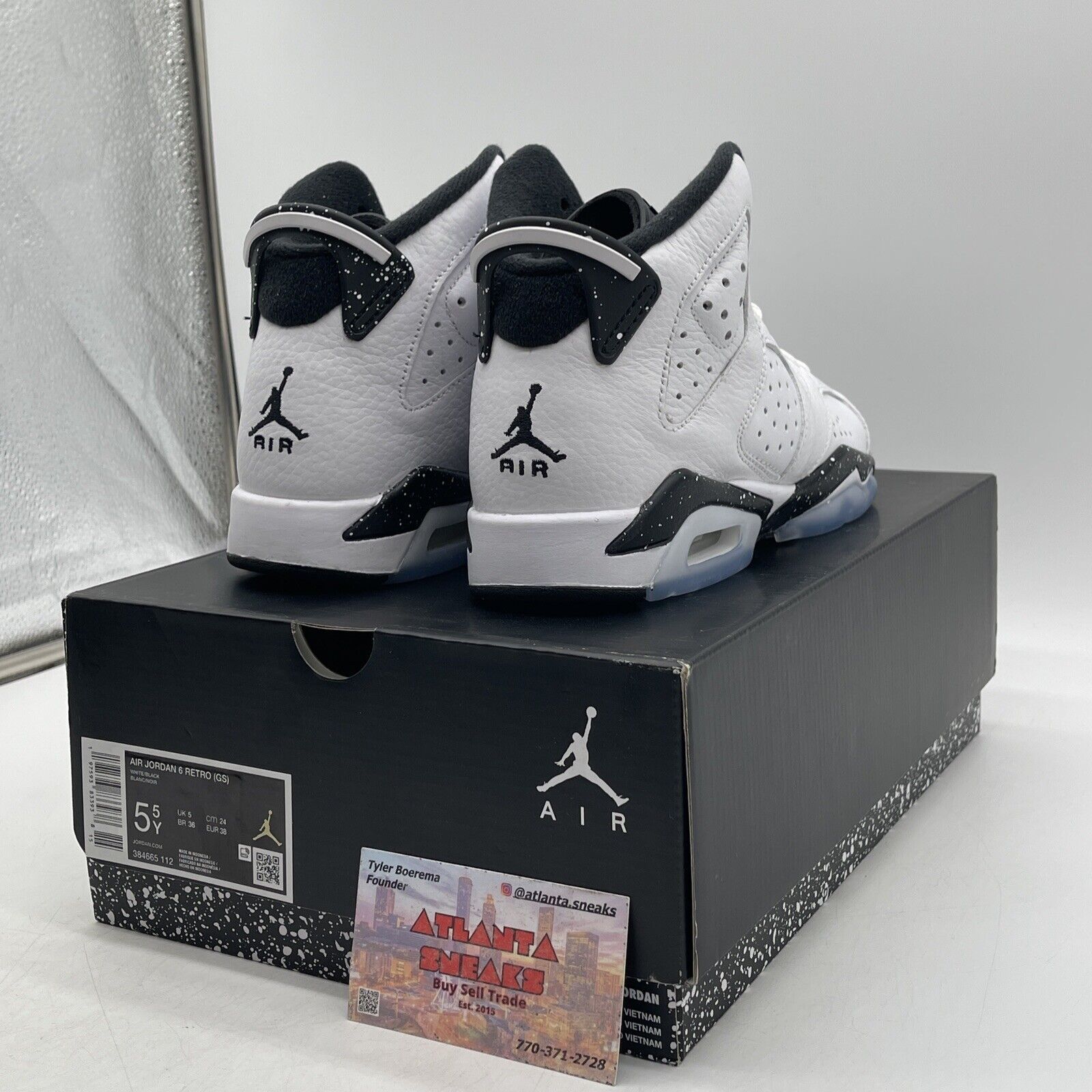 Size 5.5Y - Jordan 6 Retro Reverse Oreo White Black Leather (384665 112)