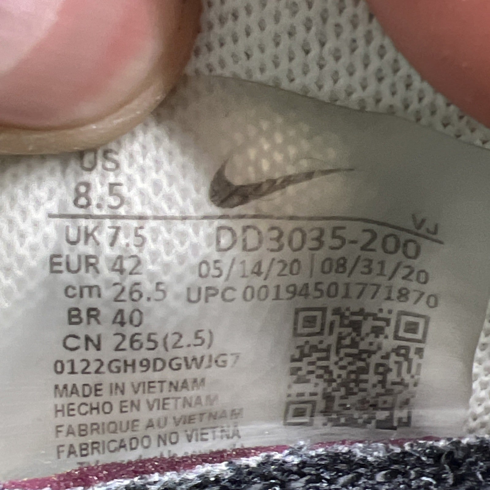 Size 8.5 - Nike sacai x VaporWaffle SP Villain Red (DD3035-200)