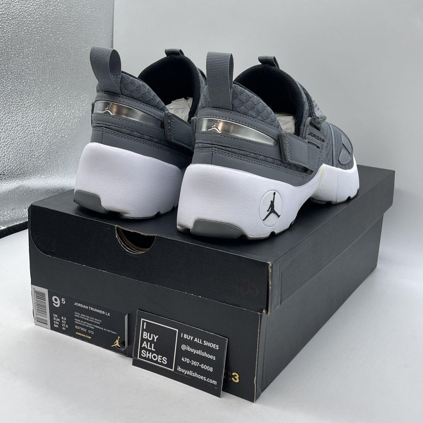 Size 9.5 - Jordan Trunner LX Cool Grey White Suede Leather (897992-013)