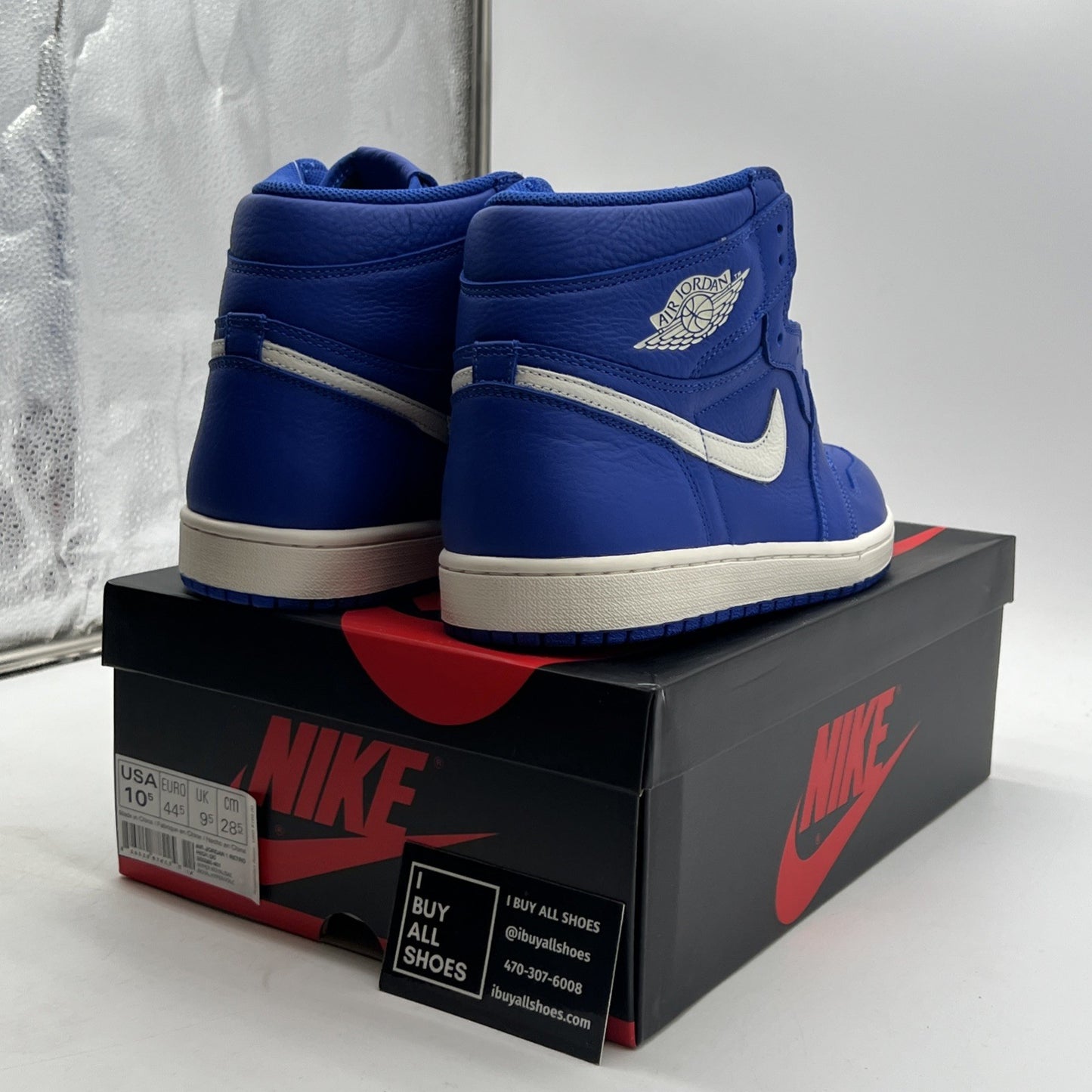 Size 10.5 - Air Jordan 1 Retro OG High Hyper Royal (555088-401)