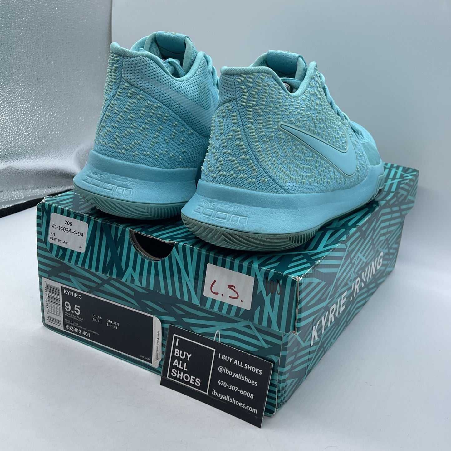 Size 9.5 - Nike Kyrie 3 Tiffany Blue Suede Leather (852395-401)