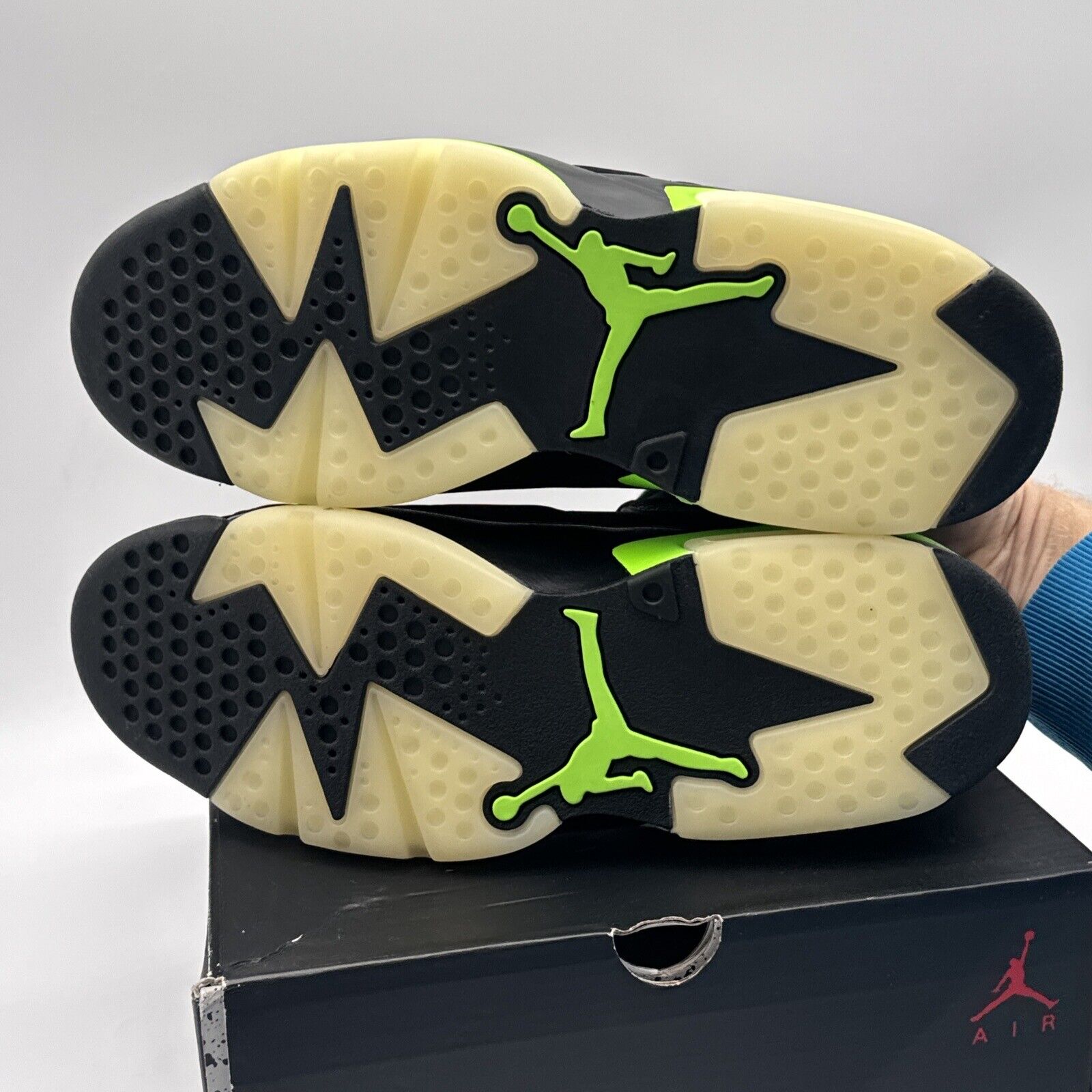 Size 9.5 - Jordan 6 Retro Electric Green 2021 Noir Black Suede All Black Neon Po