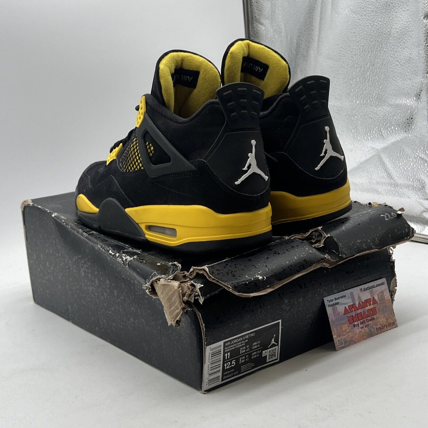 Size 11 - Air Jordan 4 Retro Mid Thunder (DH6927-017)