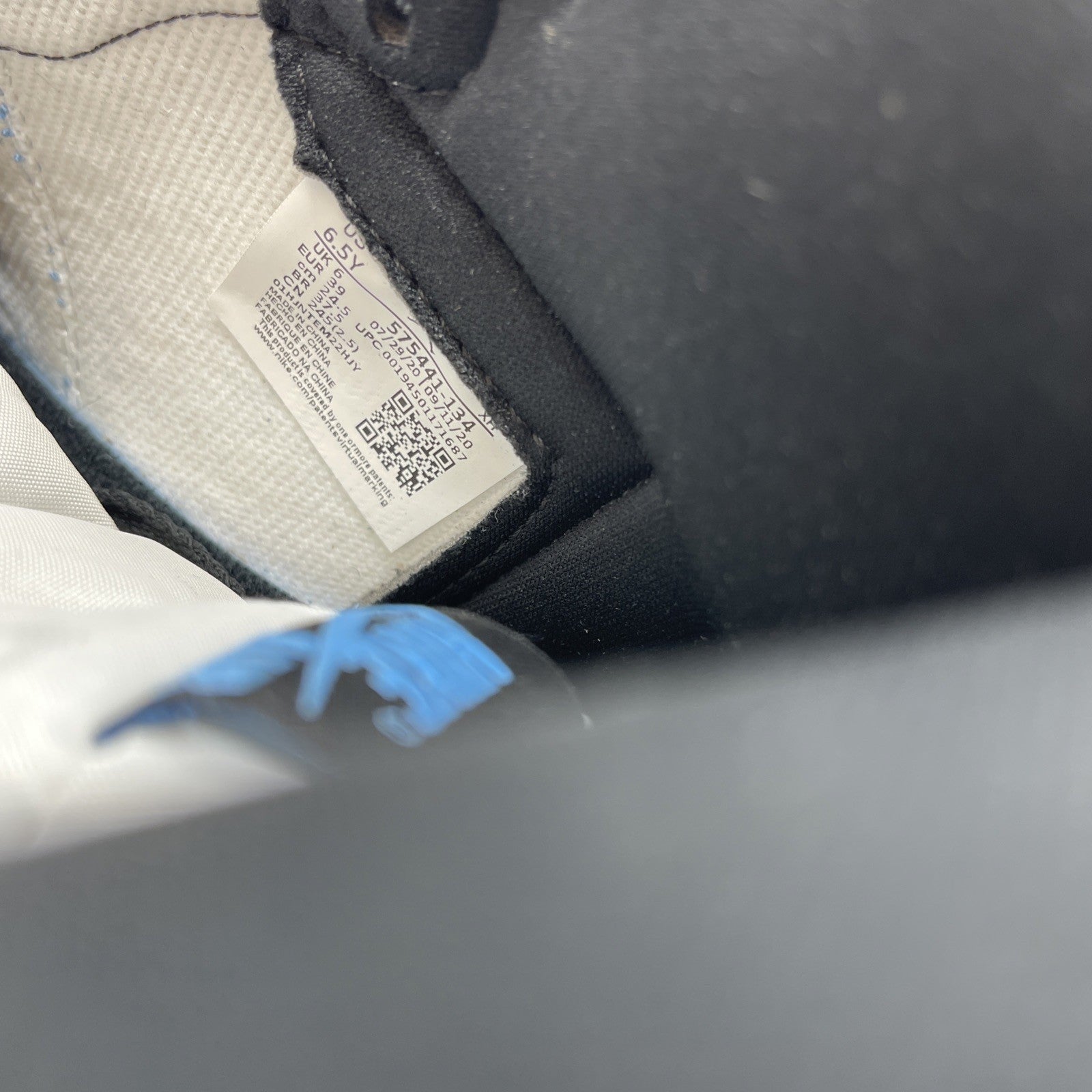 Size 6.5Y - Air Jordan 1 Retro OG High University Blue (575441-134)